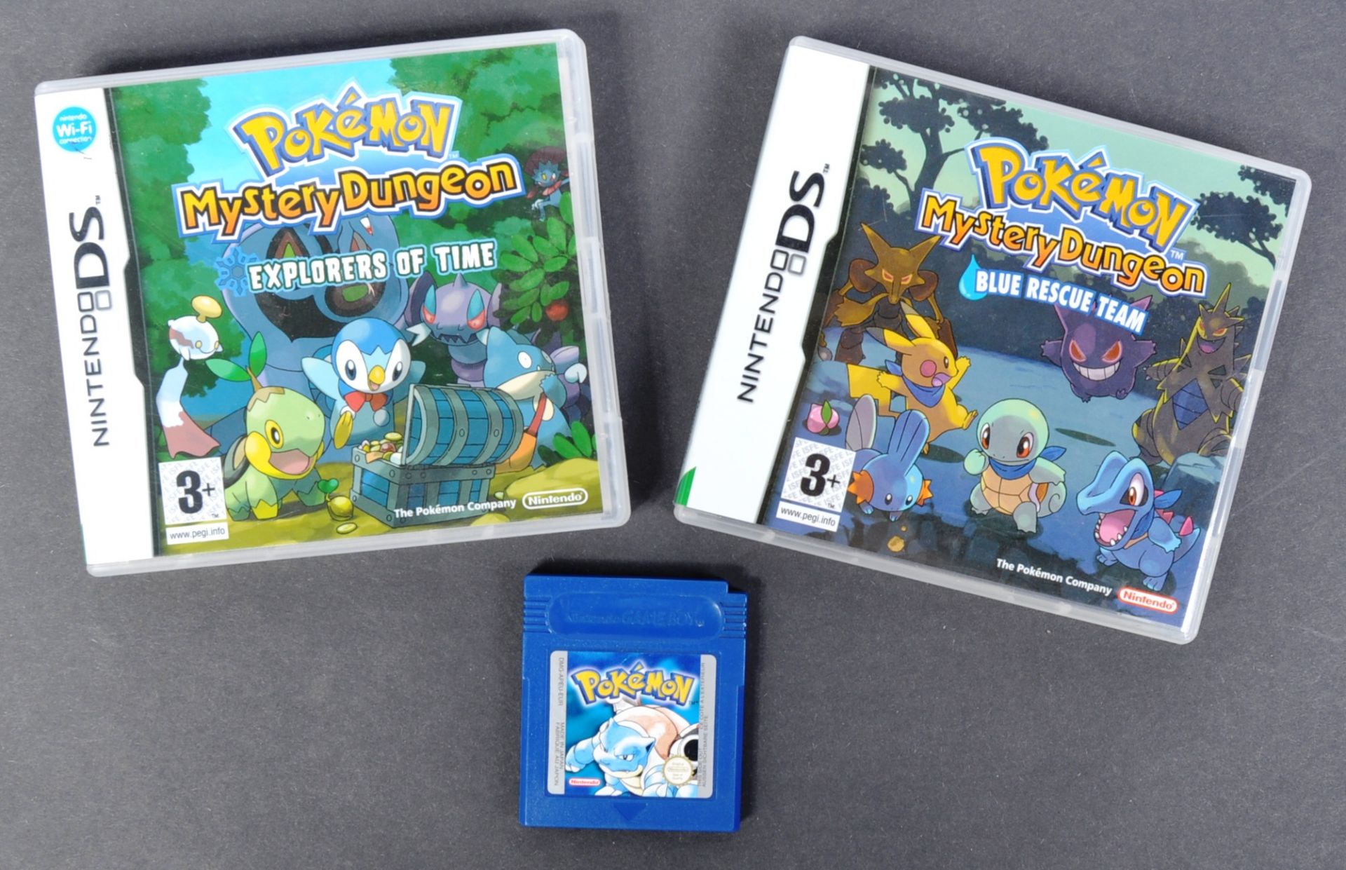 RETRO GAMING - GAME BOY & NINTENDO DS - COLLECTION OF THREE POKEMON VIDEO GAMES