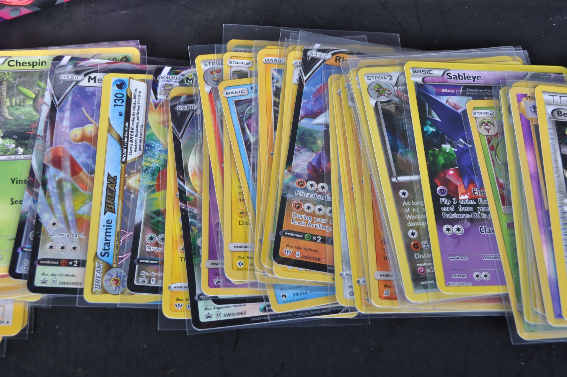 POKEMON TRADING CARD GAME - COLLECTION OF ASSORTED VINTAGE & MODERN POKEMON CARDS - Image 15 of 20