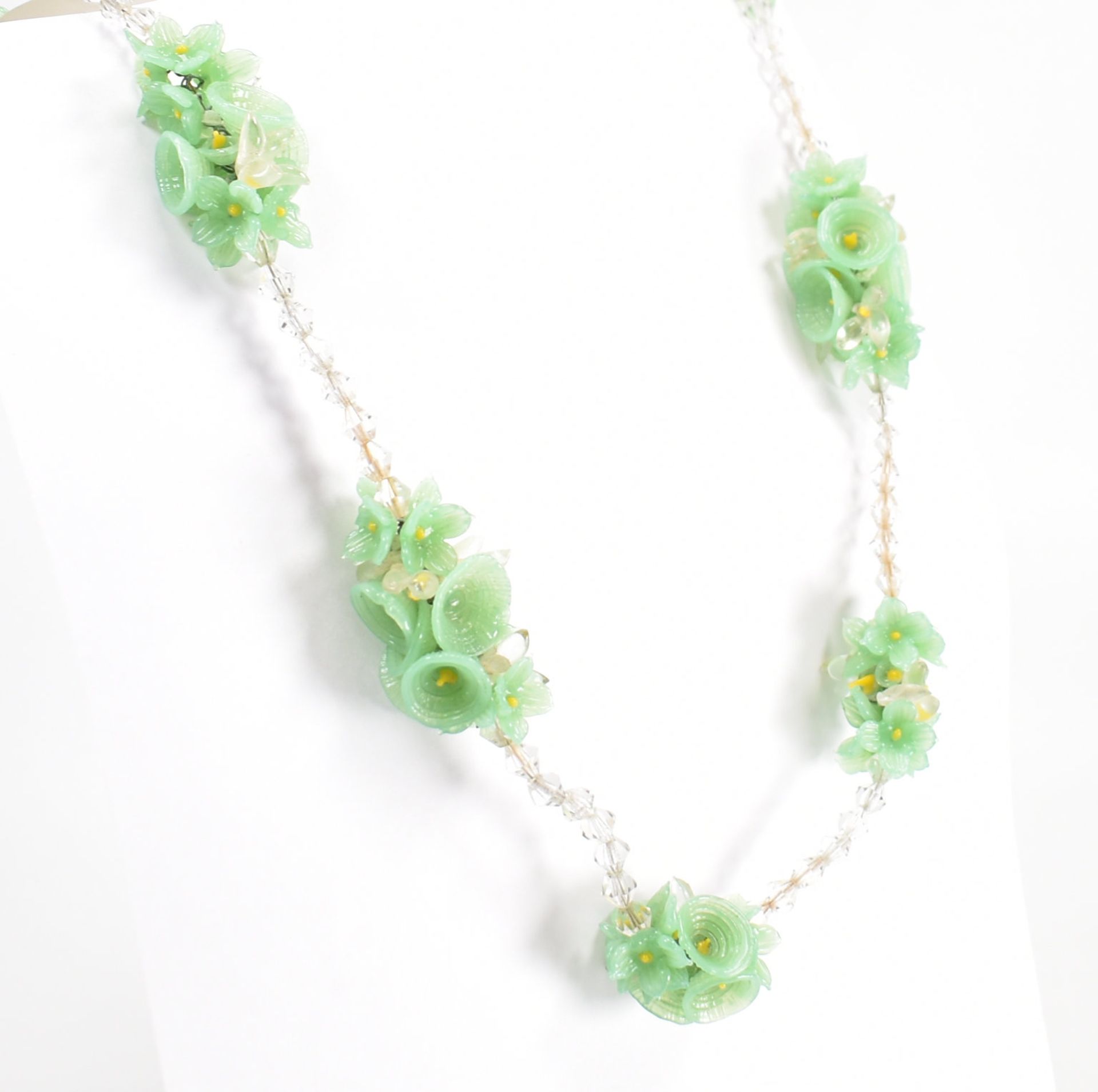 FRENCH 1930S GLASS BEADED NECKLACE - Image 4 of 5
