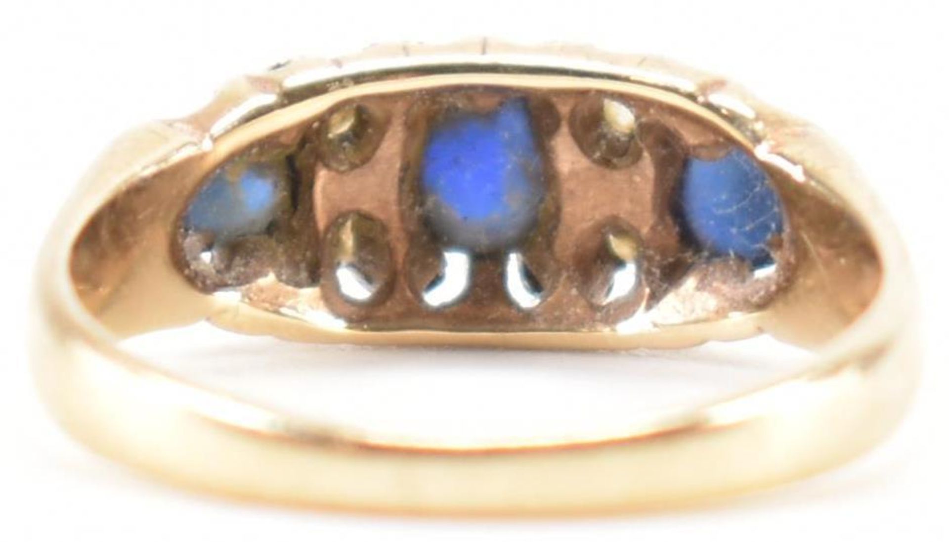 VINTAGE GOLD & BLUE STONE RING - Image 3 of 8