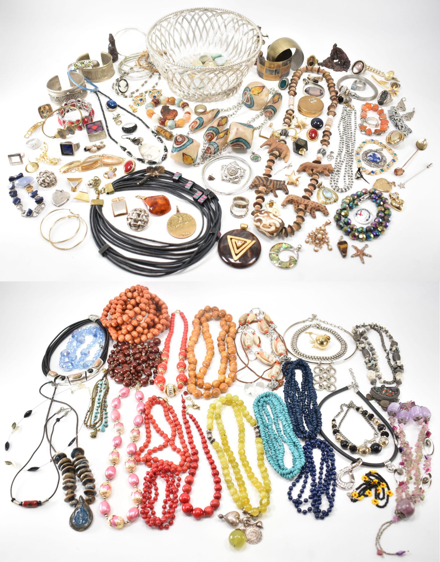 COLLECTION OF VINTAGE COSTUME JEWELLERY