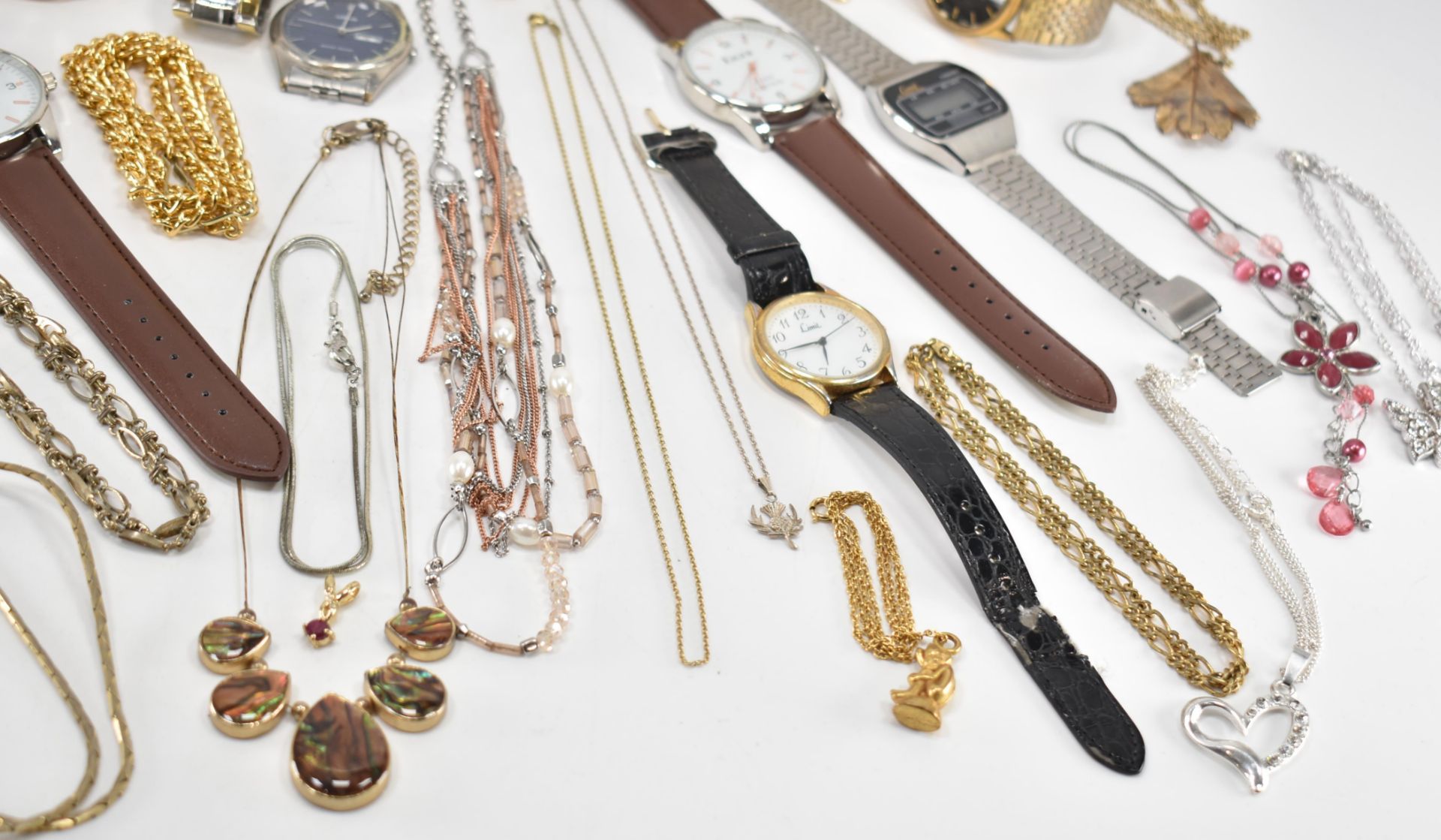 COLLECTION OF VINTAGE COSTUME JEWELLERY & WATCHES - Image 4 of 5