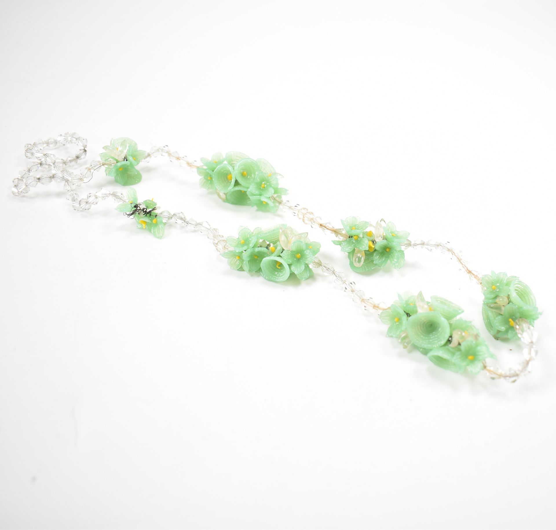 FRENCH 1930S GLASS BEADED NECKLACE - Image 2 of 5