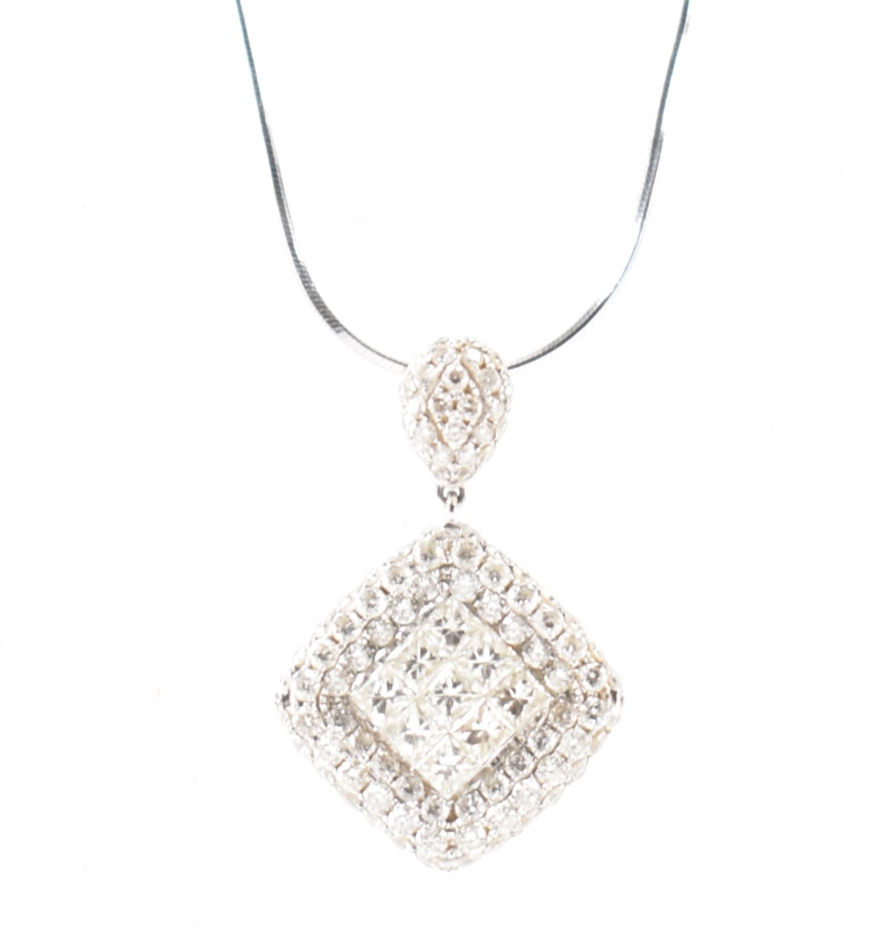 HALLMARKED 18CT WHITE GOLD & DIAMOND PENDANT NECKLACE