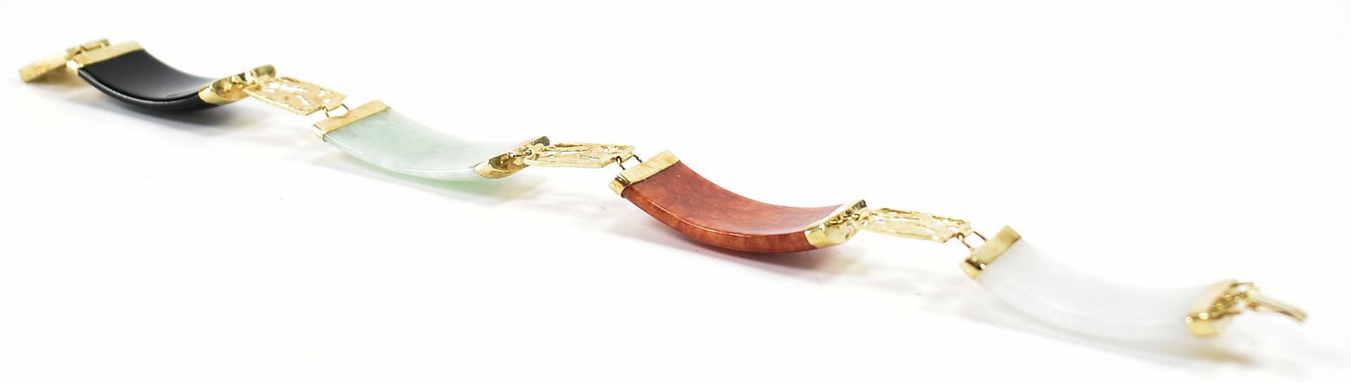 14CT GOLD JADIETE & ONYX PANEL BRACELET - Image 7 of 7