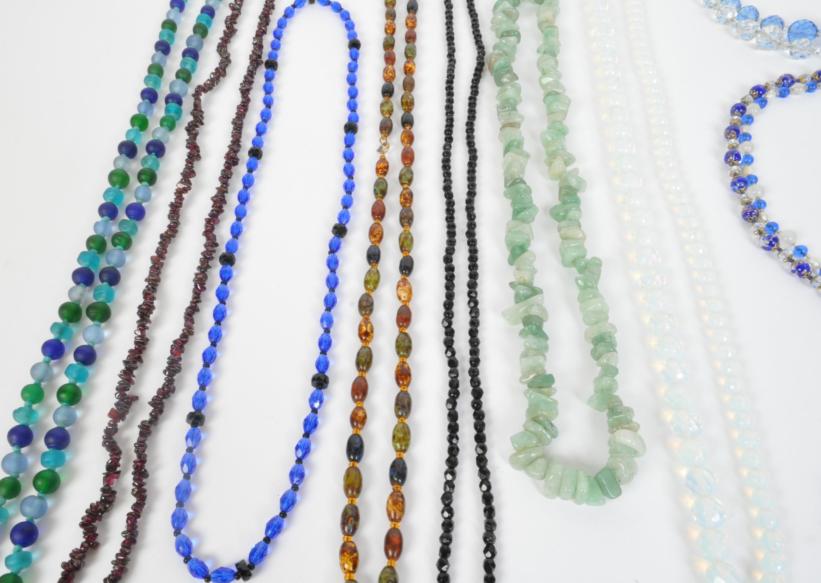 COLLECTION OF ASSORTED NECKLACES - GEMSTONE & GLASS - Image 3 of 3
