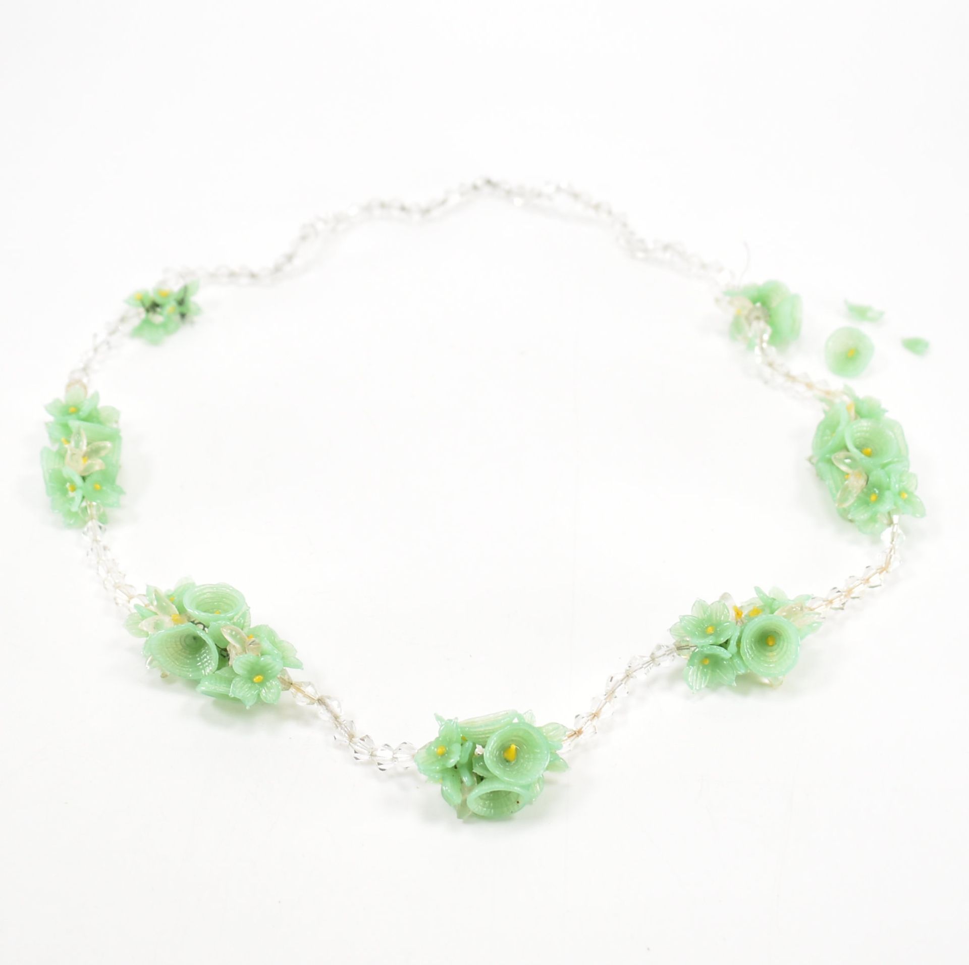 FRENCH 1930S GLASS BEADED NECKLACE - Image 5 of 5