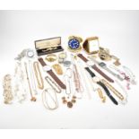 COLLECTION OF VINTAGE COSTUME JEWELLERY & WATCHES