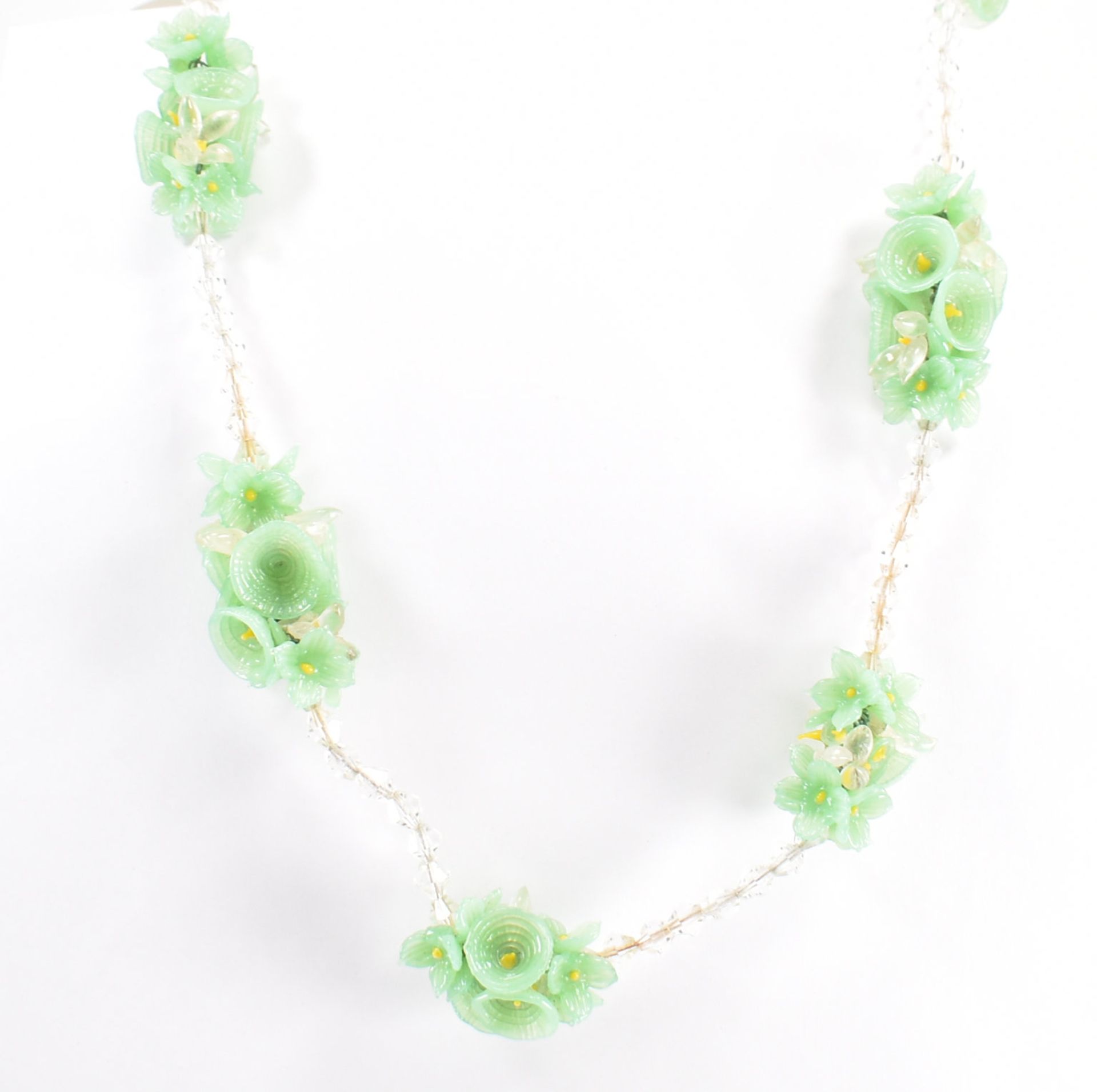 FRENCH 1930S GLASS BEADED NECKLACE - Image 3 of 5