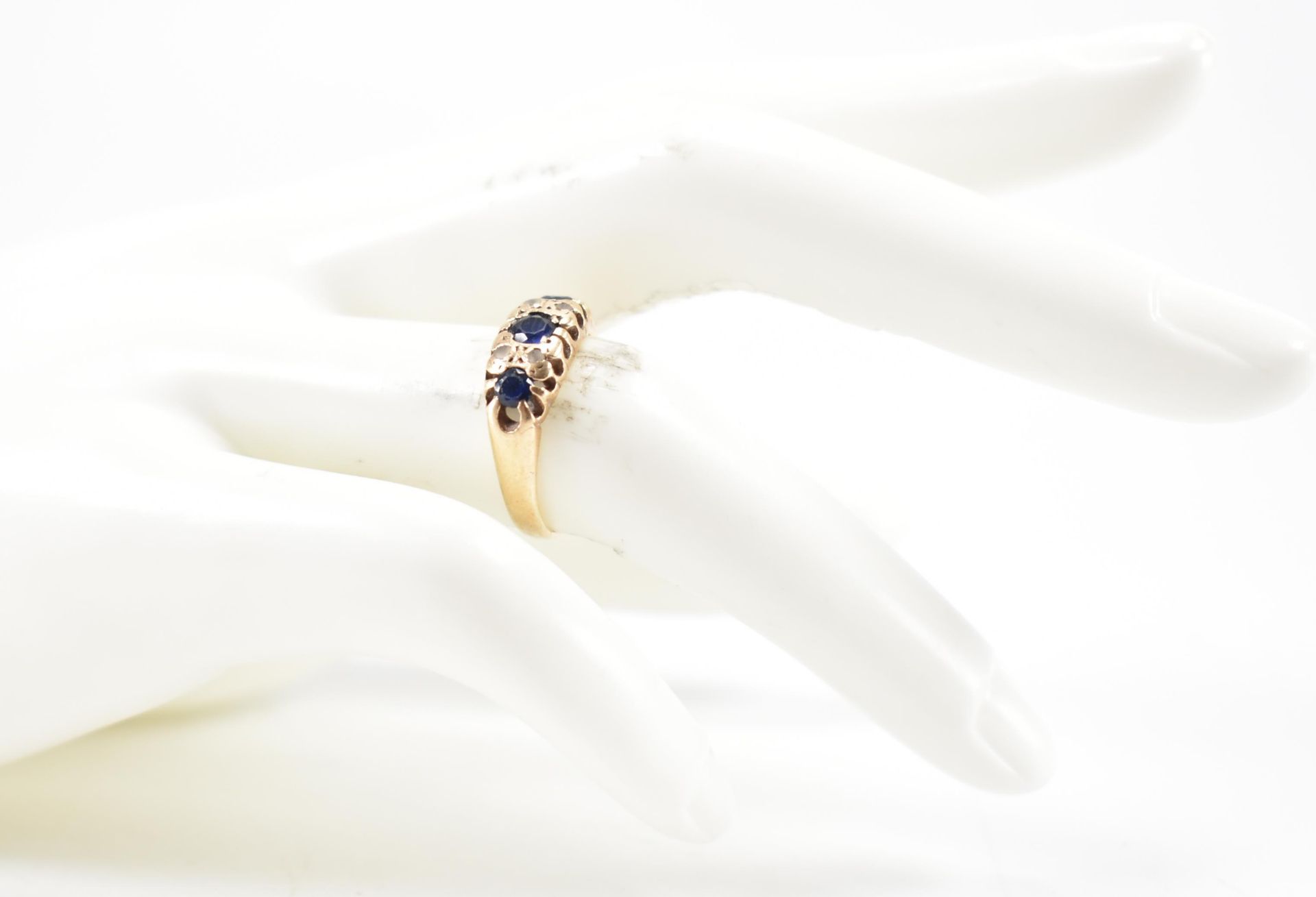 VINTAGE GOLD & BLUE STONE RING - Image 8 of 8