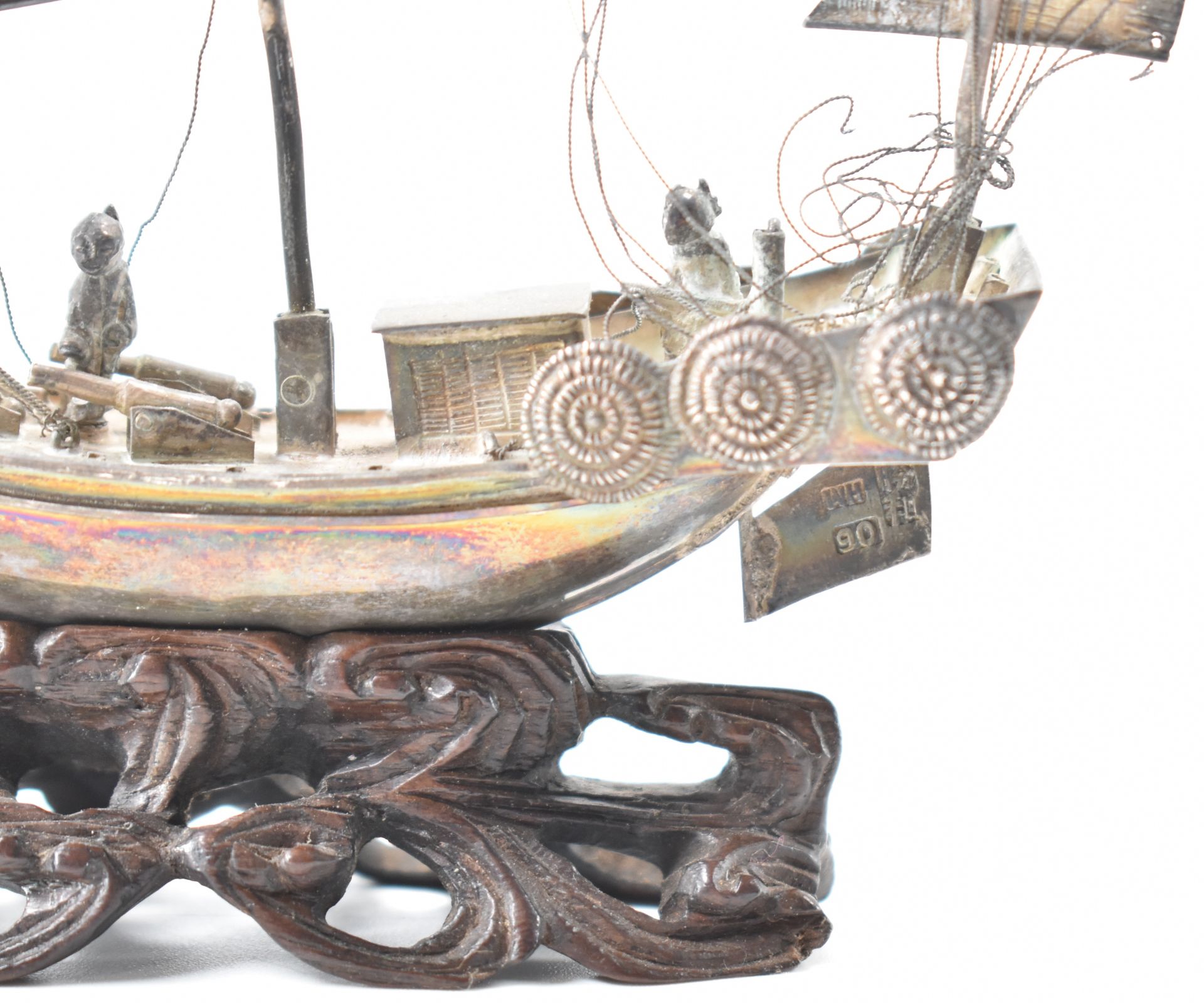 PAIR OF CHINESE SILVER JUNK SHIP FIGURINES - Image 4 of 4