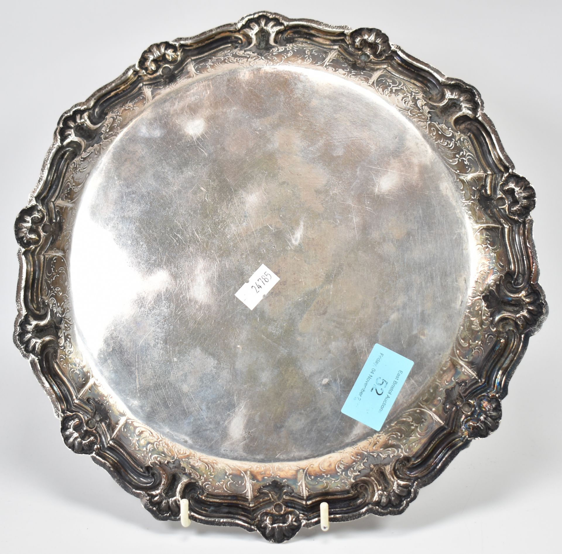 CONTINENTAL SILVER TRAY WITH SCALLOPED RIMS - Bild 4 aus 5