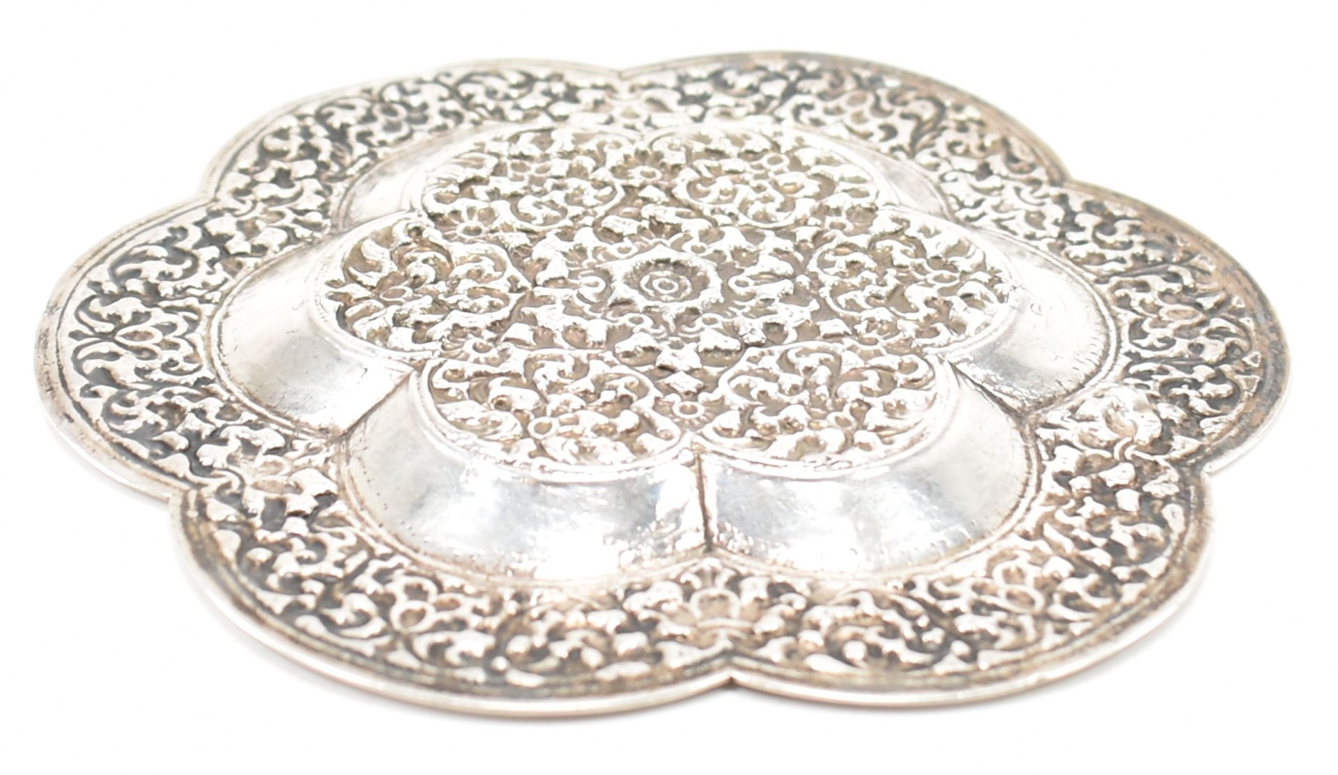 20TH CENTURY PERSIAN ISLAMIC SILVER DISH - Bild 3 aus 3