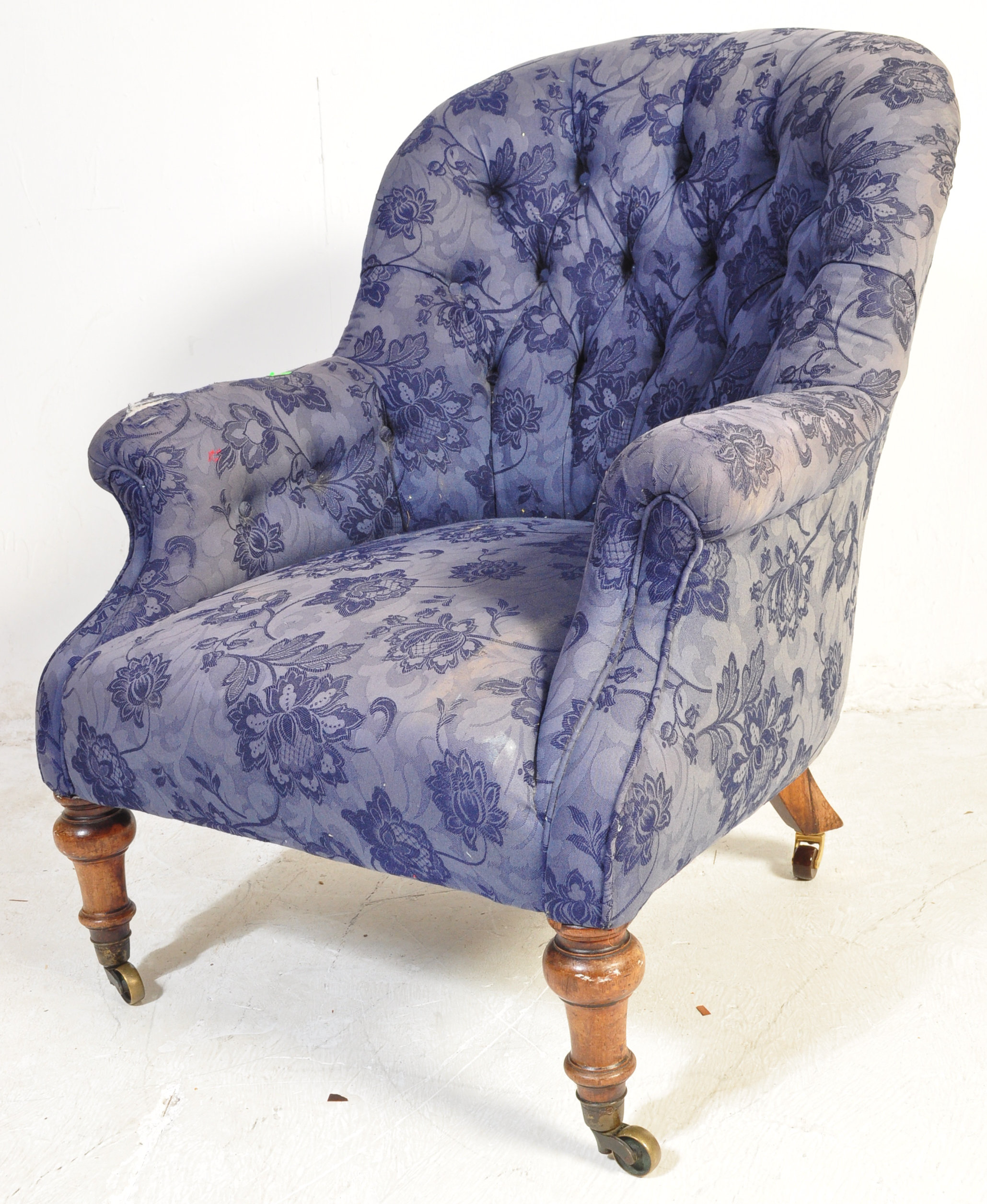 VICTORIAN 19TH CENTURY UPHOLSTERED ARMCHAIR