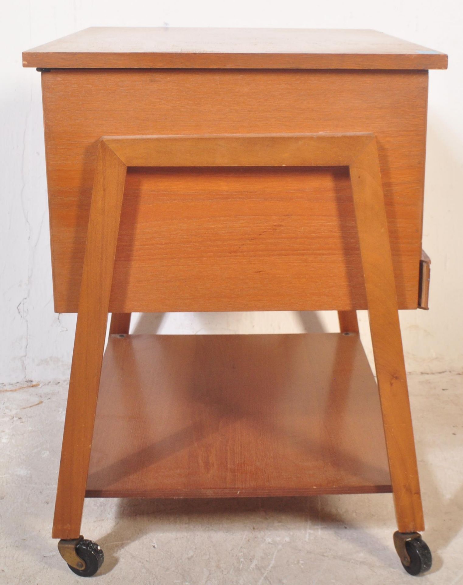 BRITISH MODERN DESIGN - MID CENTURY TEAK ARNOLD SEWING BOX - Image 4 of 6