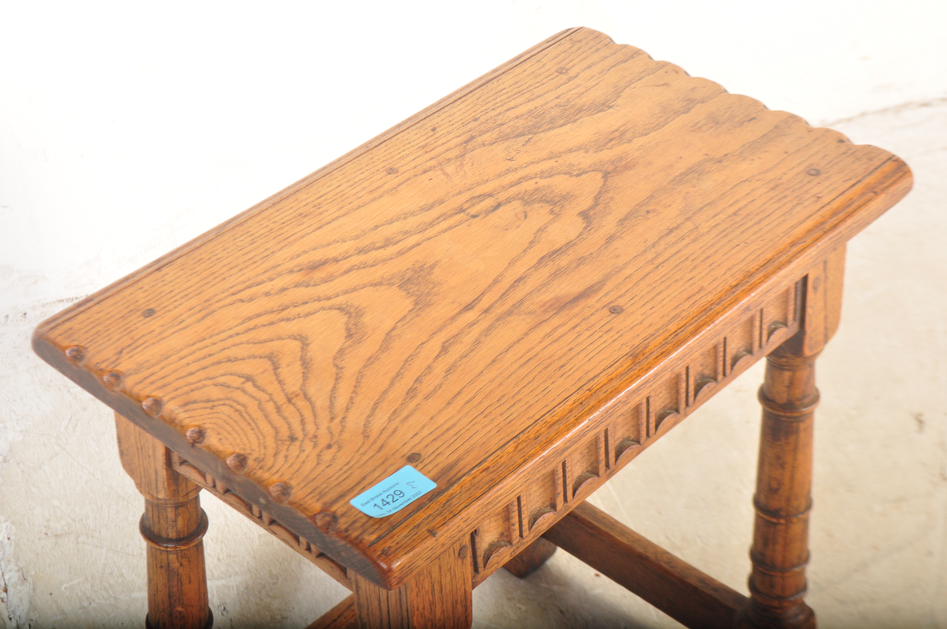 19TH CENTURY PEG JOINTED ARTS & CRAFTS OAK JOINT STOOL - Image 3 of 4