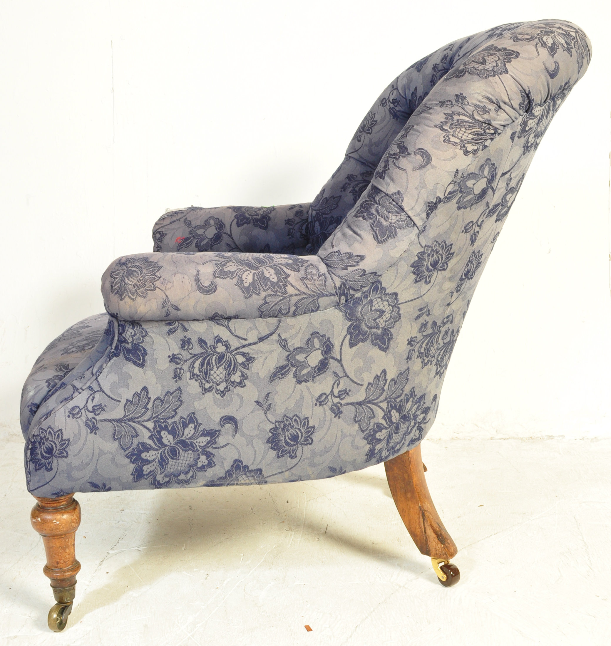 VICTORIAN 19TH CENTURY UPHOLSTERED ARMCHAIR - Image 6 of 6