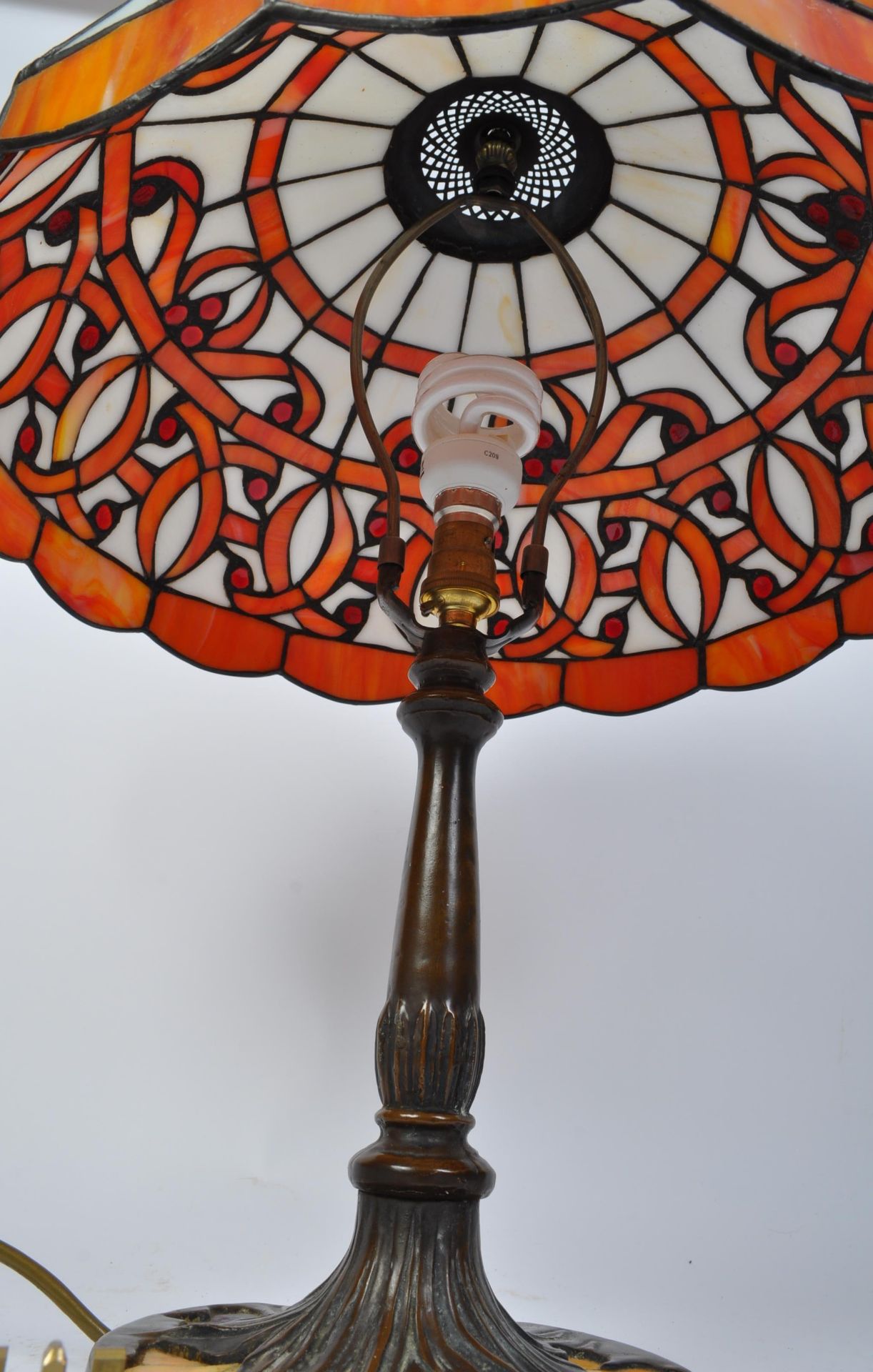 LARGE TIFFANY ART NOUVEAU STYLE TABLE LAMP - Image 4 of 7