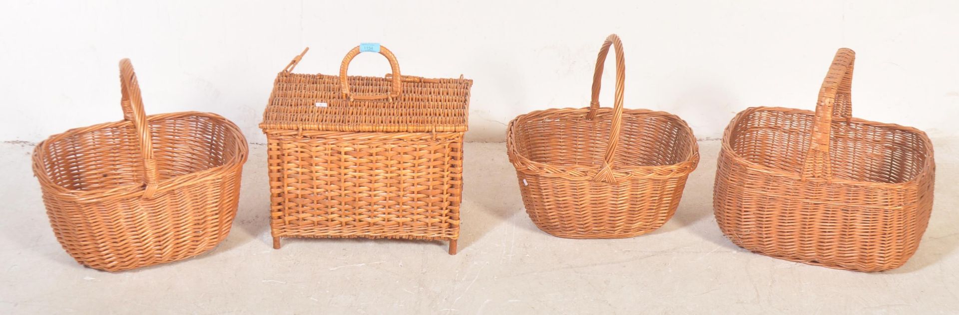 SET OF FOUR VINTAGE WICKER RATTAN PICNIC BASKETS - Image 2 of 5