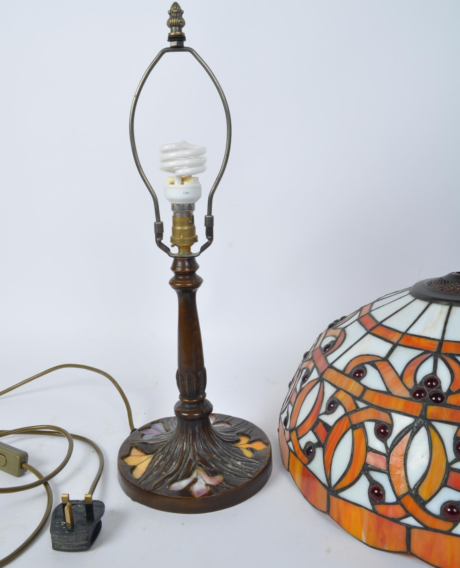 LARGE TIFFANY ART NOUVEAU STYLE TABLE LAMP - Image 7 of 7