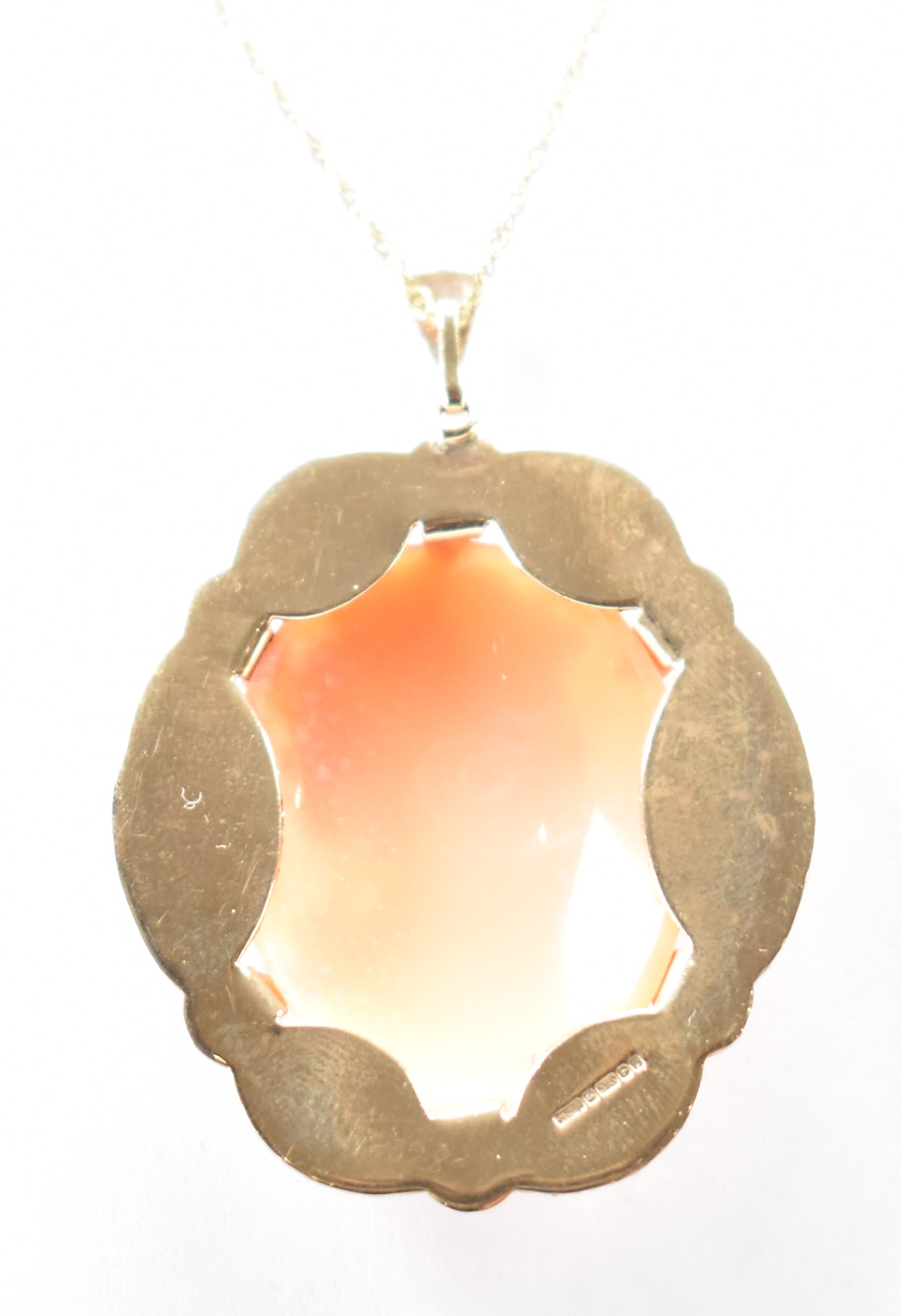HALLMARKED 9CT GOLD & CARVED SHELL CAMEO PENDANT - Image 3 of 6