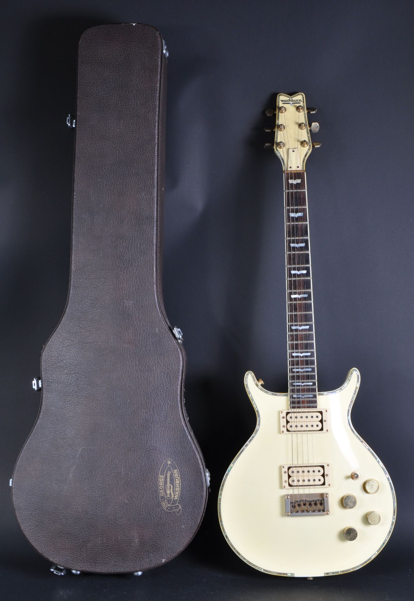 ESTATE OF JOHN CHALLIS - STATUS QUO OWNED WASHBURN EAGLE GUITAR - Image 10 of 13