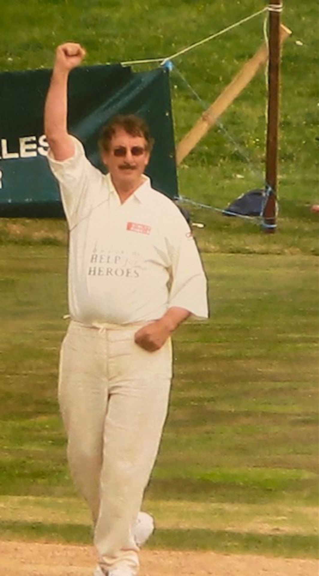 ESTATE OF JOHN CHALLIS - BOYCIE'S XI - AUTOGRAPHED CRICKET SHIRT - Image 6 of 8