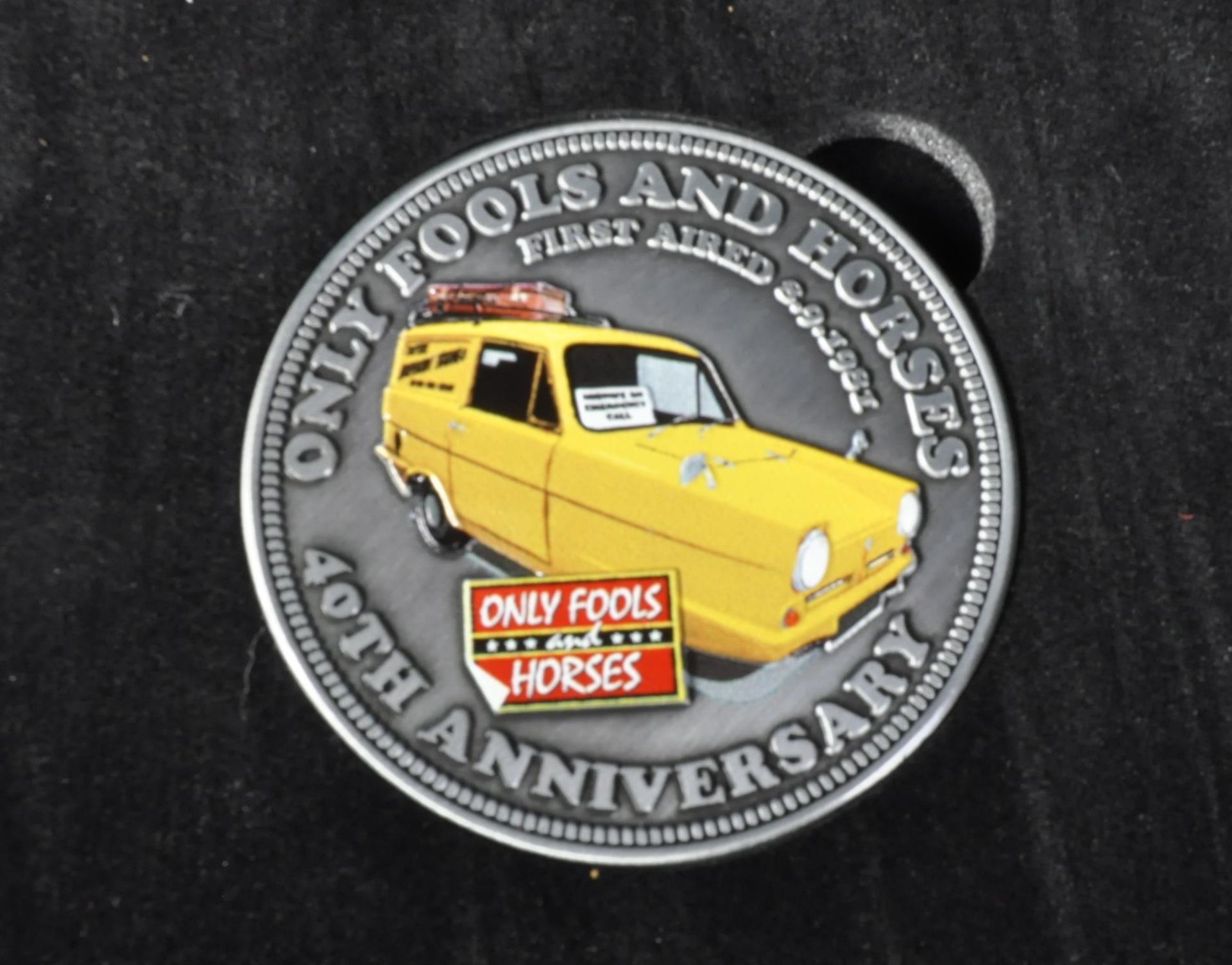 ONLY FOOLS & HORSES - WESTMINSTER - SUPERSIZE MEDAL - SIGNED - Image 2 of 5