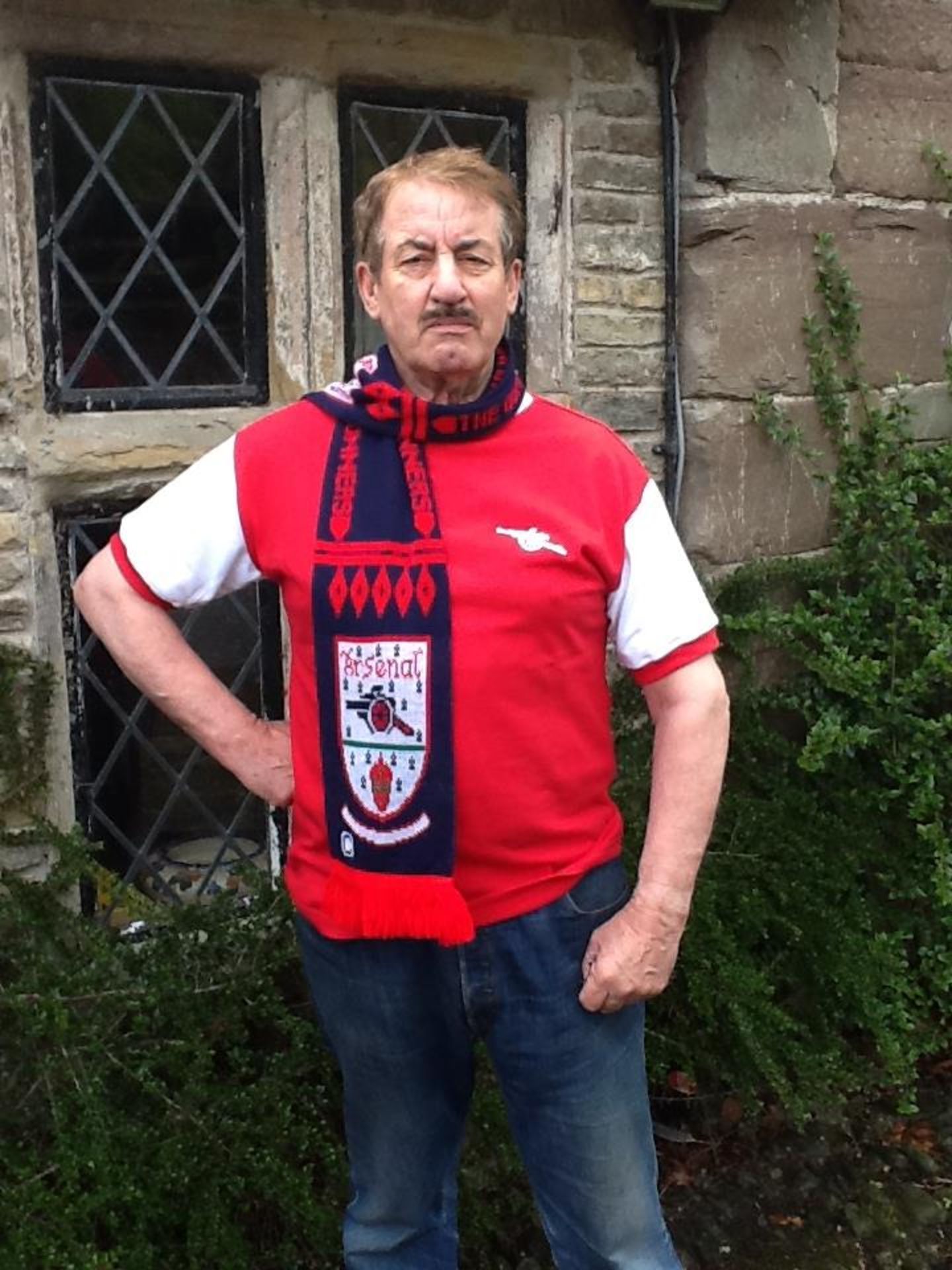 ESTATE OF JOHN CHALLIS - CHALLIS' PERSONAL ARSENAL FOOTBALL SCARF - Image 5 of 5