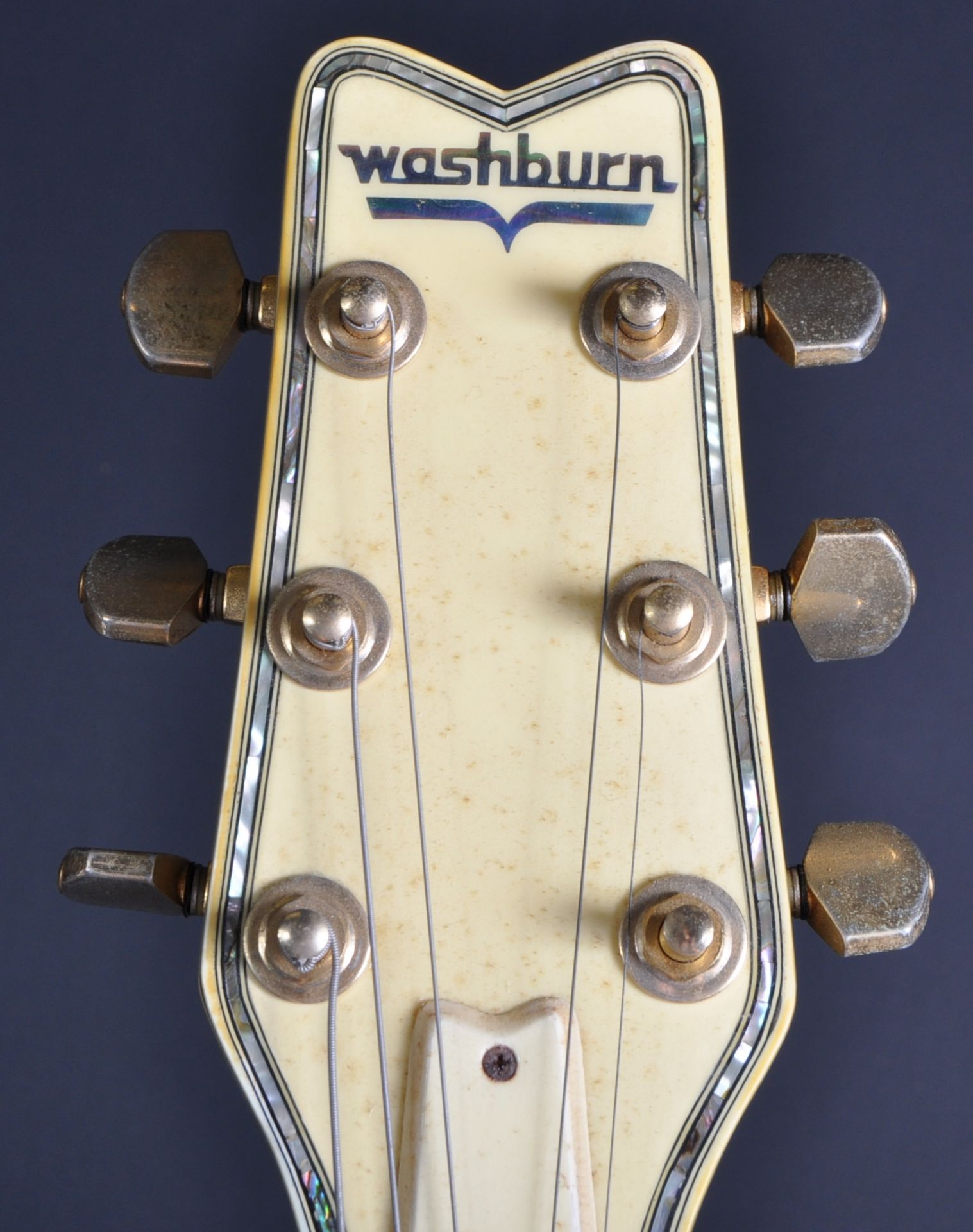 ESTATE OF JOHN CHALLIS - STATUS QUO OWNED WASHBURN EAGLE GUITAR - Image 3 of 13