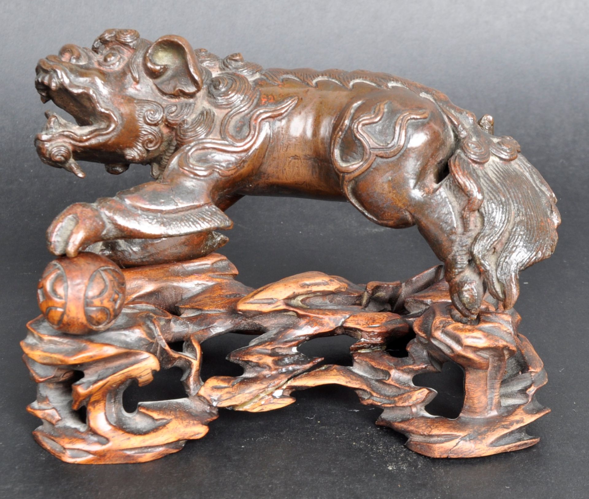 18TH CENTURY CHINESE BRONZE FOO DOG