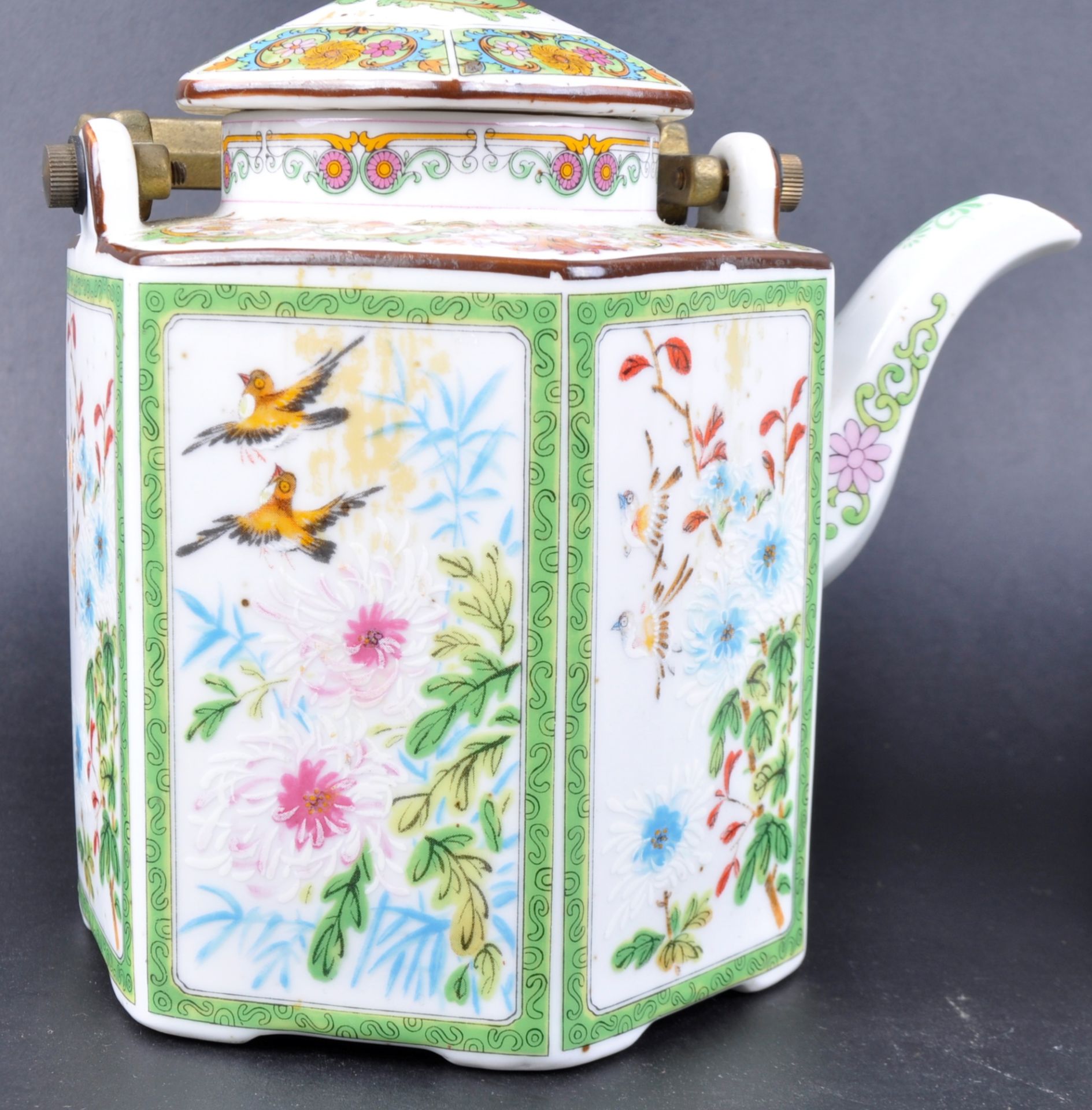 EARLY 20TH CENTURY CHINESE PORCELAIN TEA CADDY & TEAPOT - Image 4 of 10