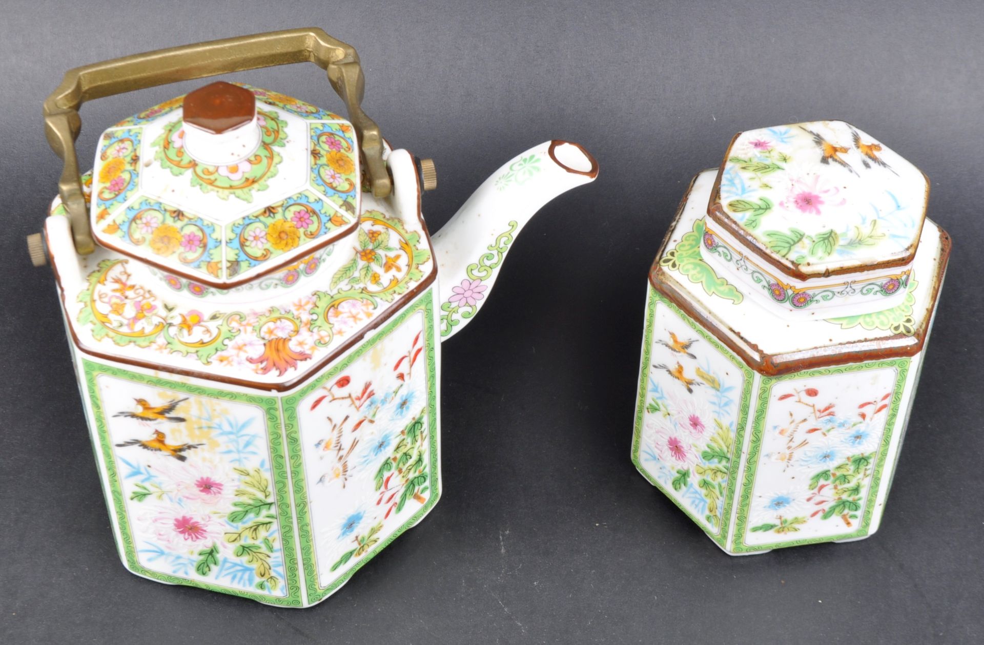 EARLY 20TH CENTURY CHINESE PORCELAIN TEA CADDY & TEAPOT - Image 2 of 10