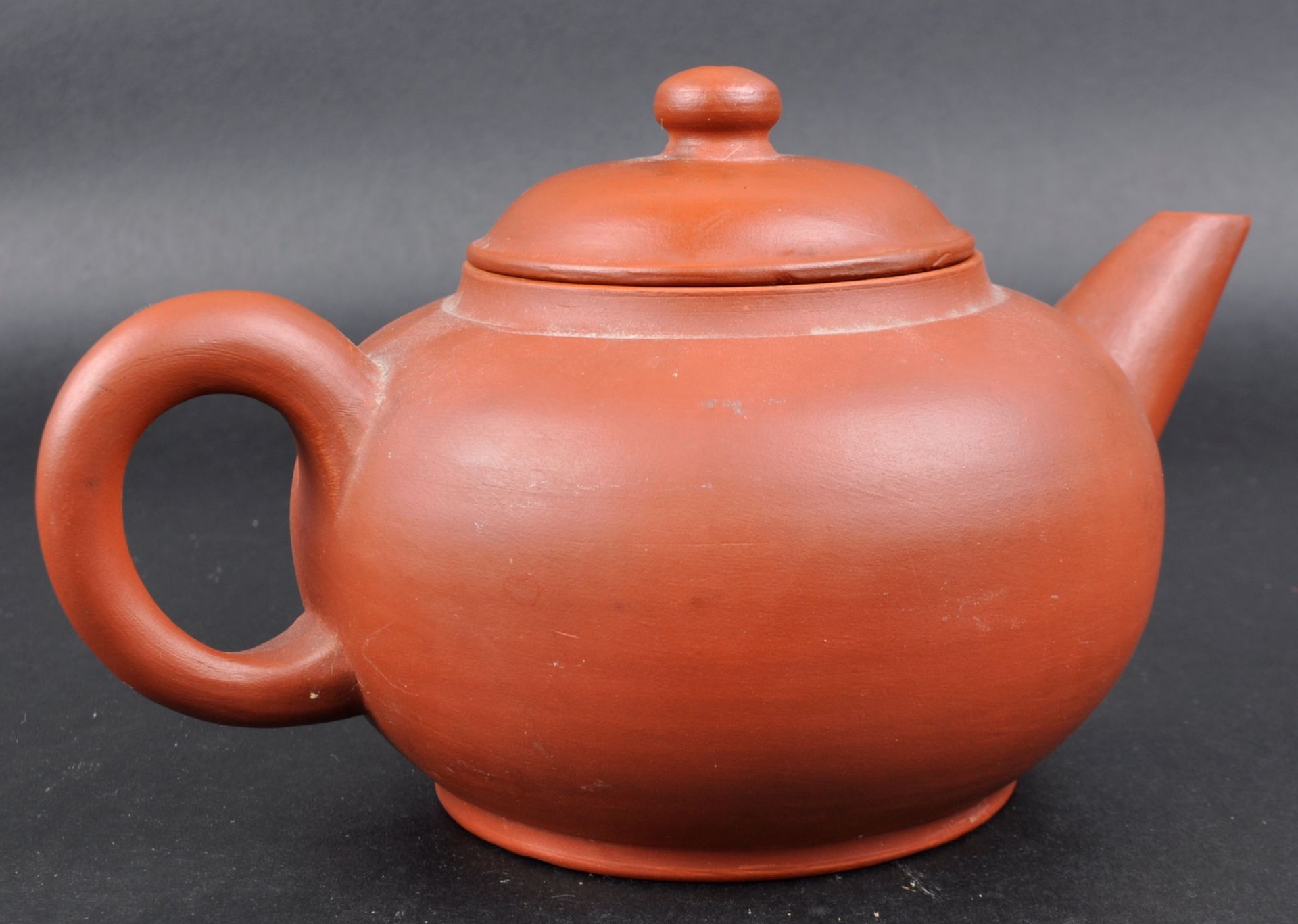 19TH CENTURY CHINESE YIXING POTTERY TEAPOT