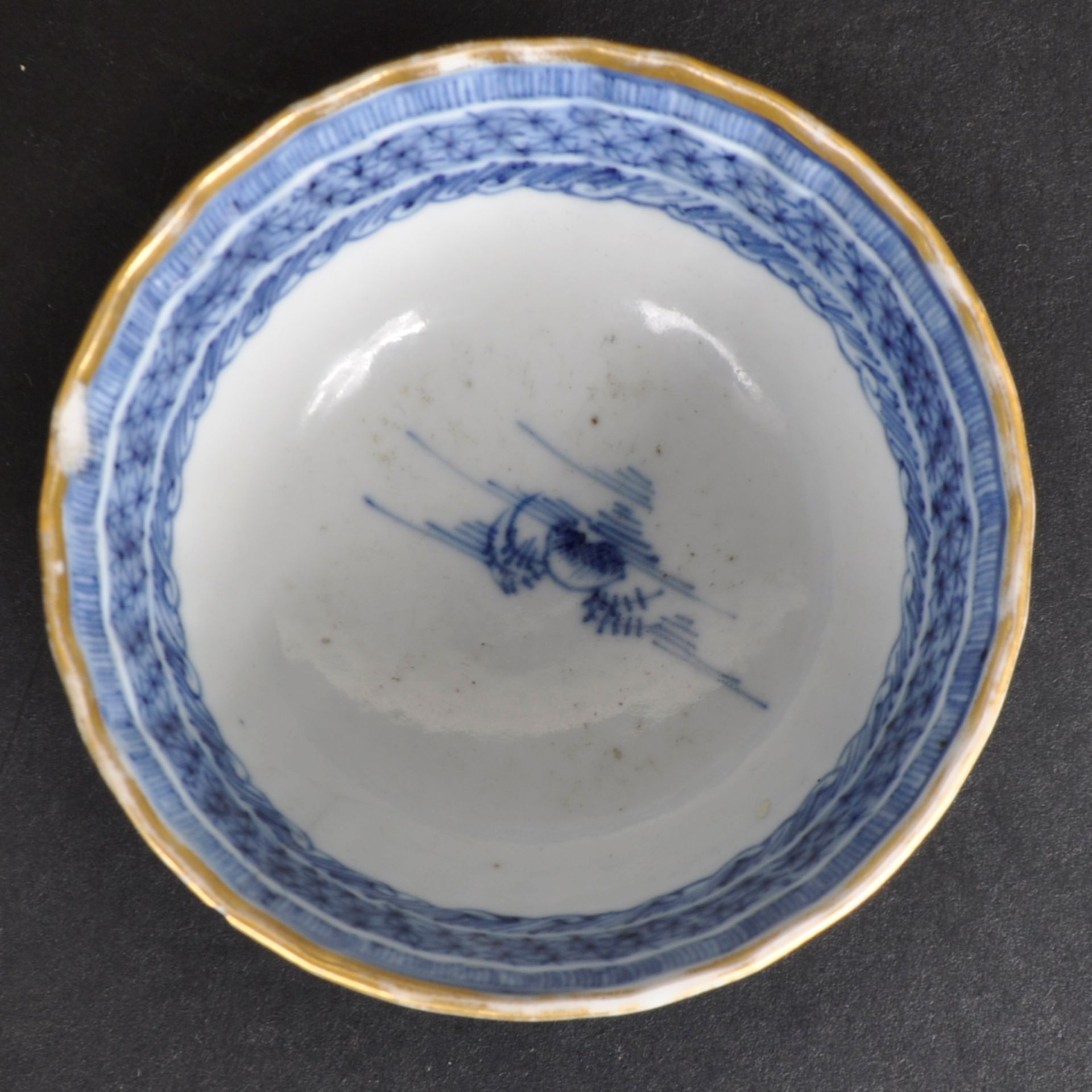 19TH CENTURY CHINESE BLUE & WHITE TEA BOWL - Image 3 of 5