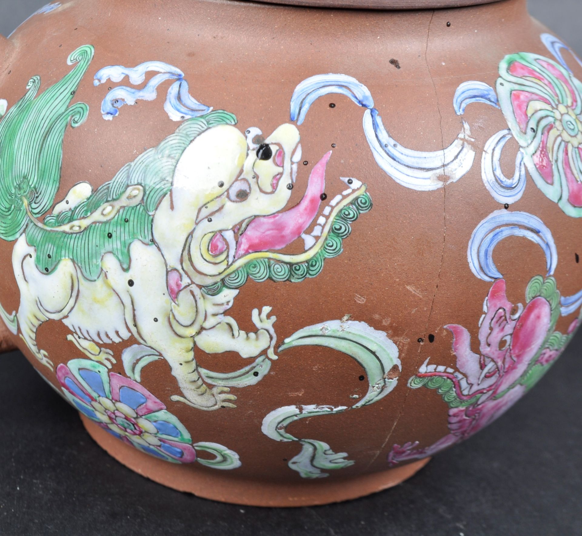 19TH CENTURY CHINESE YIXING POTTERY TEAPOT - Image 3 of 7