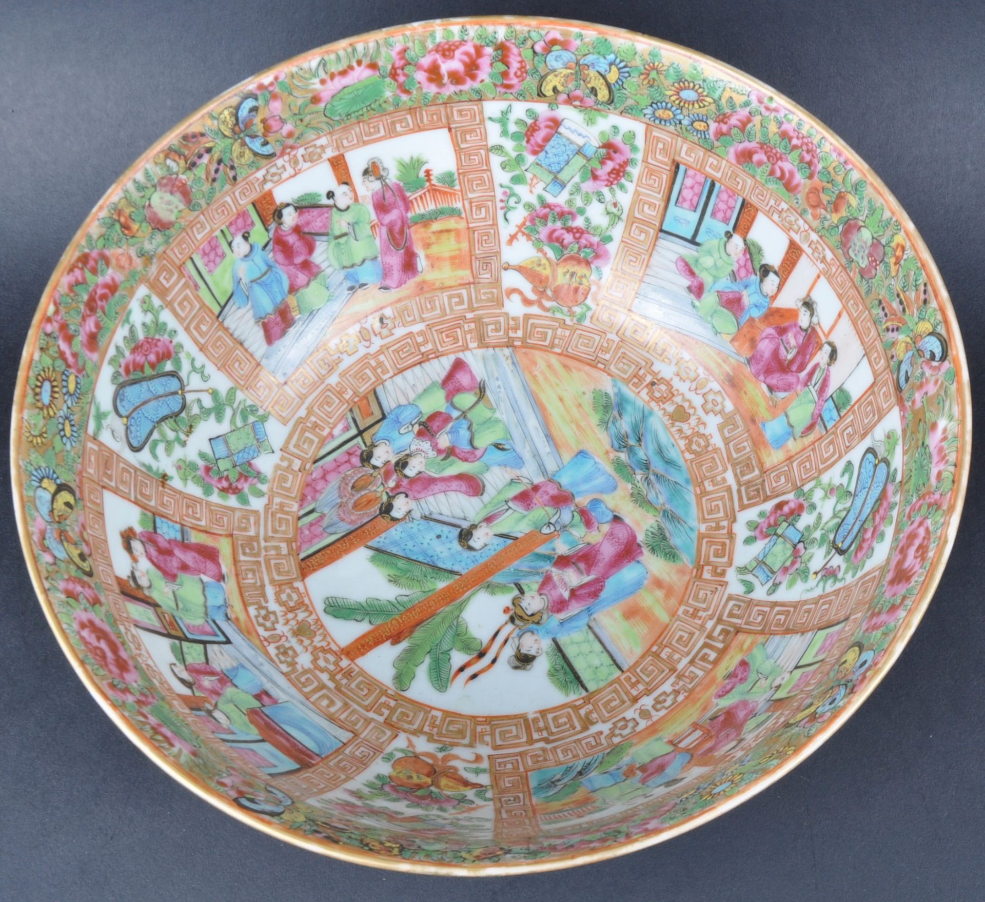 LARGE 19TH CENTURY CHINESE FAMILLE ROSE BOWL - Image 2 of 6