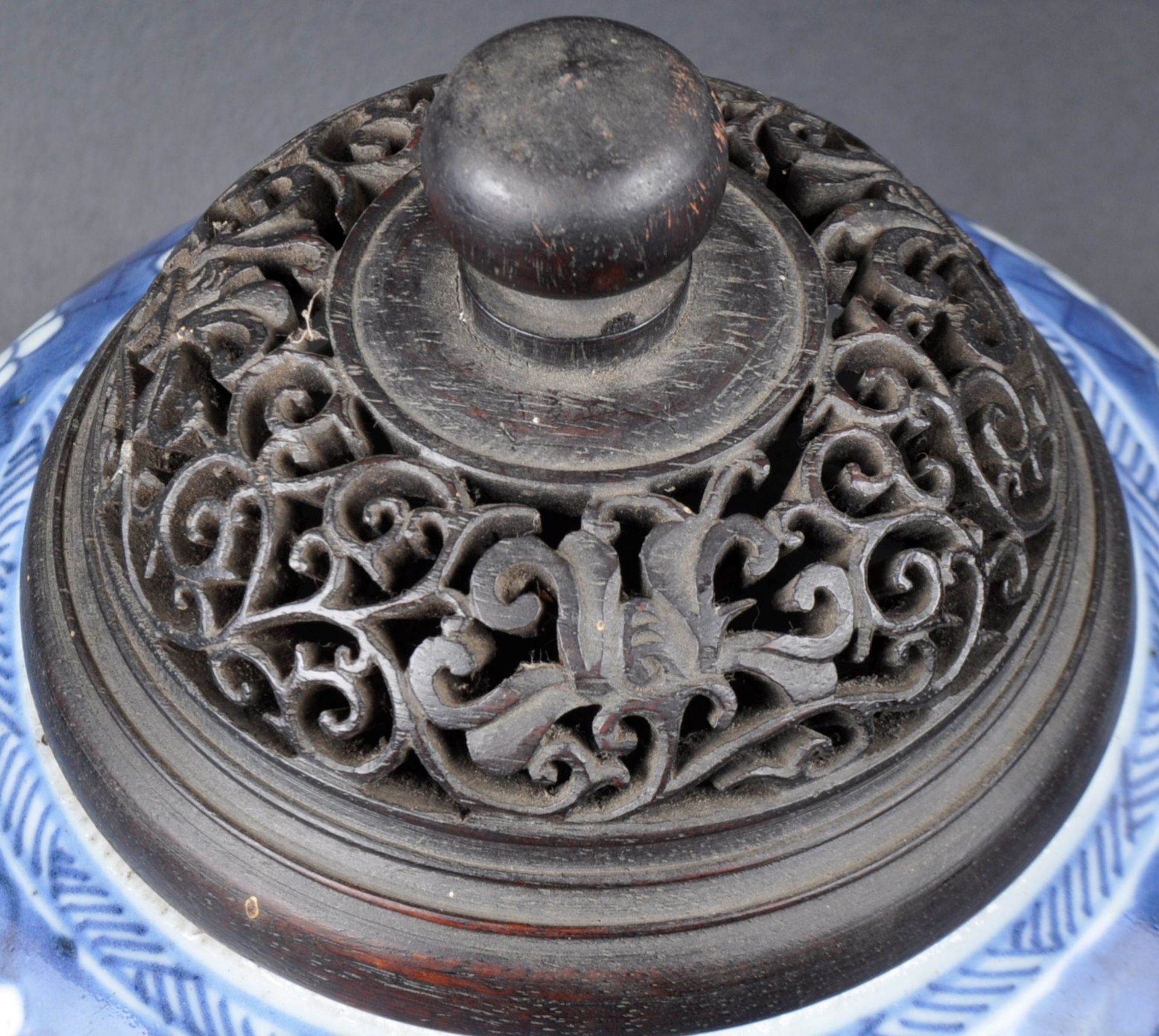 19TH CENTURY CHINESE PORCELAIN GINGER JAR - Image 4 of 6