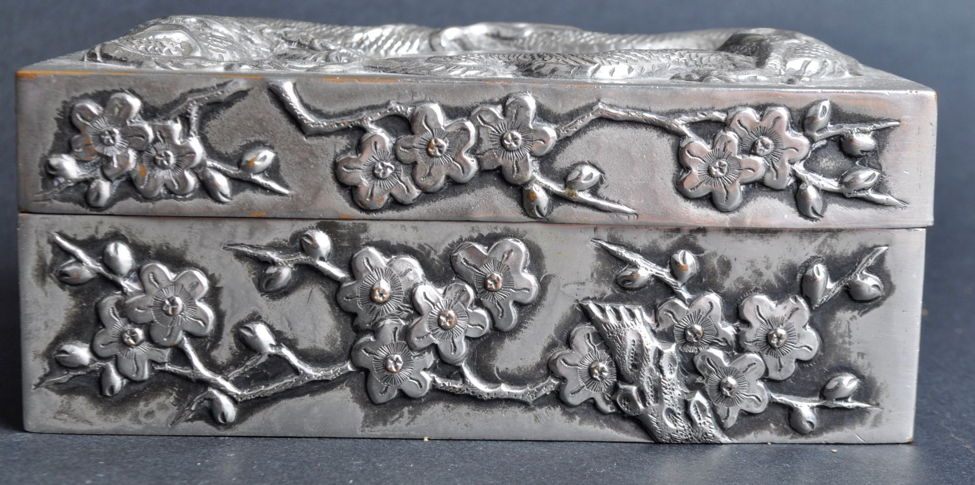 EARLY 20TH CENTURY CHINESE SILVER PLATED DRAGON BOX - Image 5 of 6