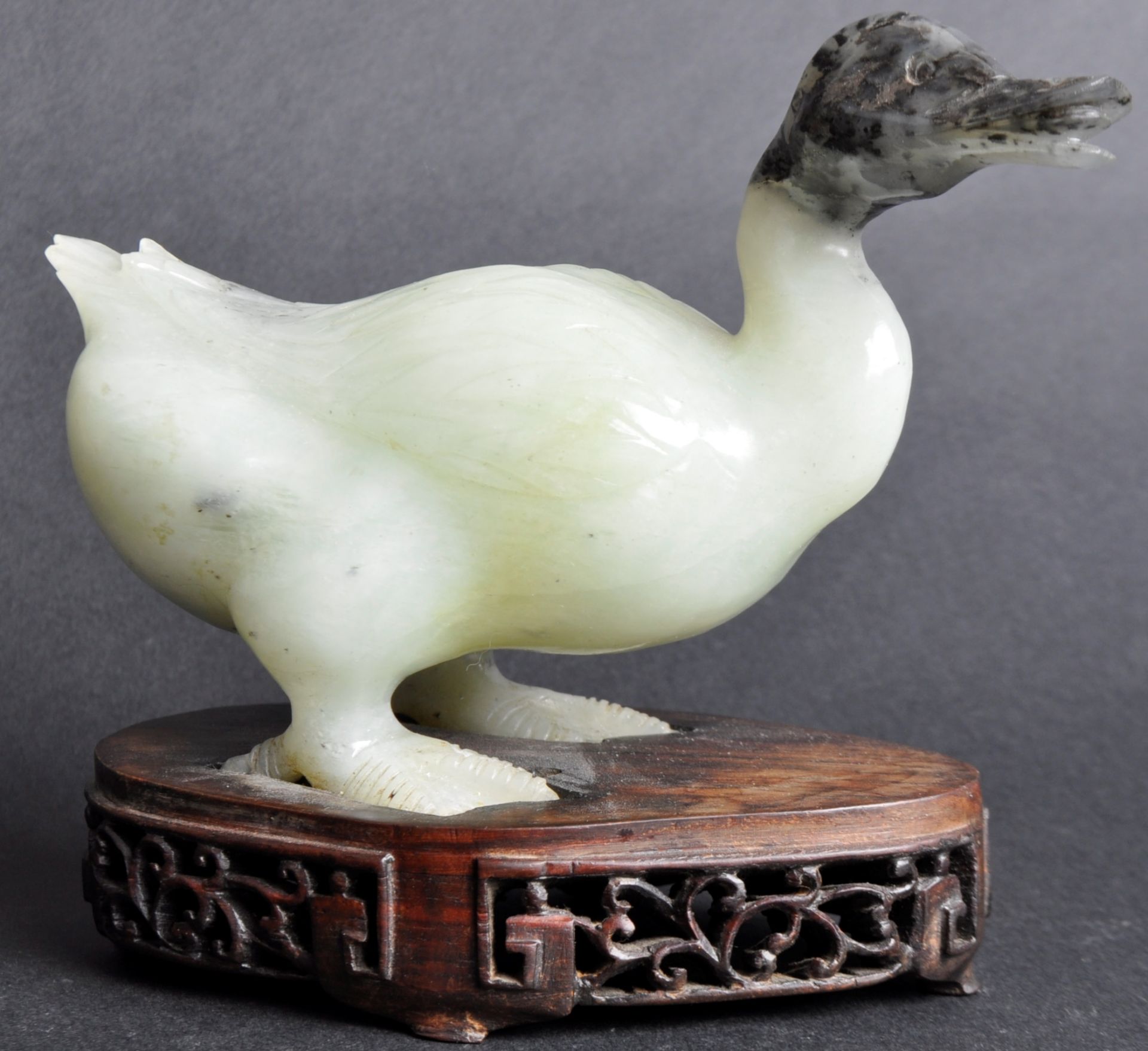 19TH CENTURY CHINESE JADE DUCK FIGURINE