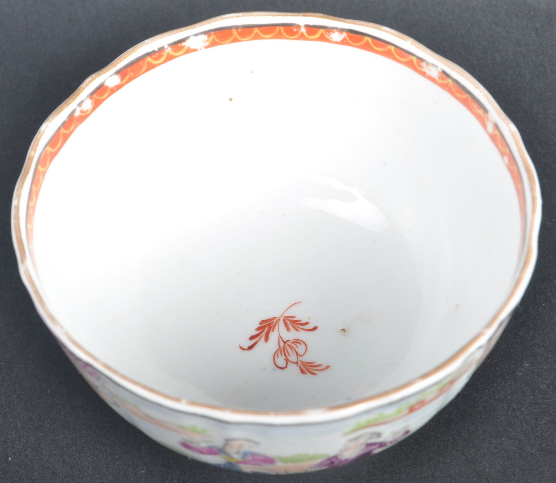 19TH CENTURY CHINESE EXPORT PORCELAIN TEACUP - Image 3 of 4