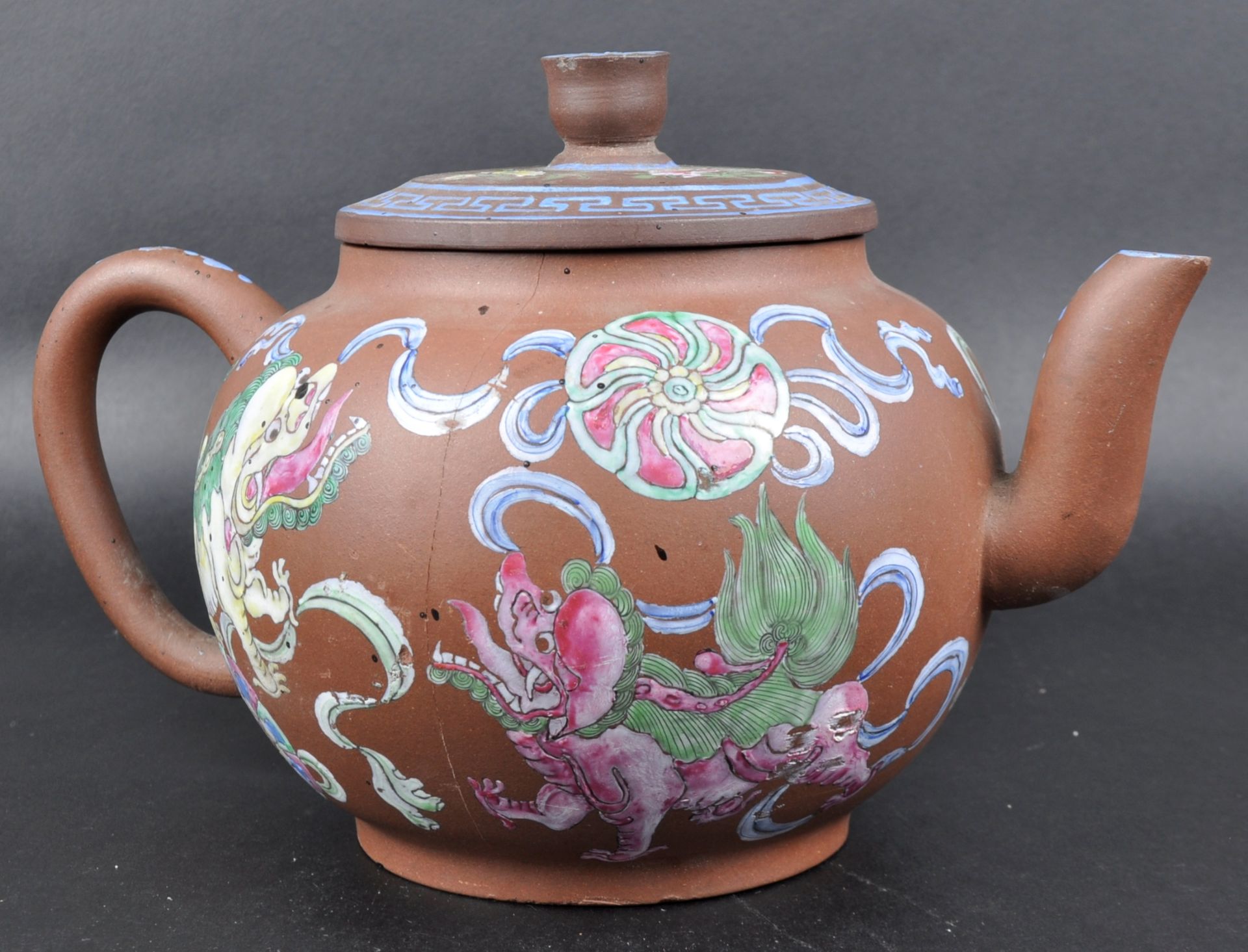 19TH CENTURY CHINESE YIXING POTTERY TEAPOT