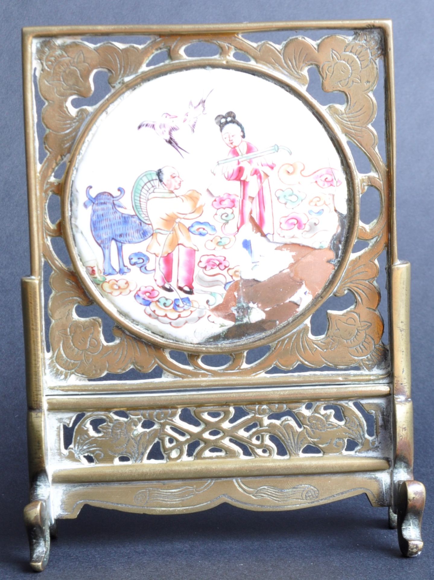 19TH CENTURY CHINESE CANTON ENAMEL DISCRETIONARY SCREEN