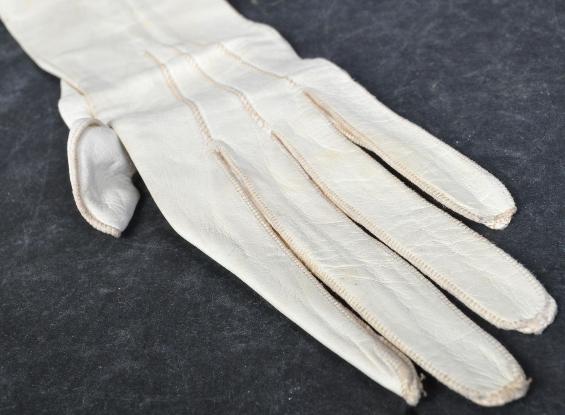 ASSORTMENT OF EARLY 20TH CENTURY WHITE GLOVES - LEATHER & SILK - Image 4 of 5