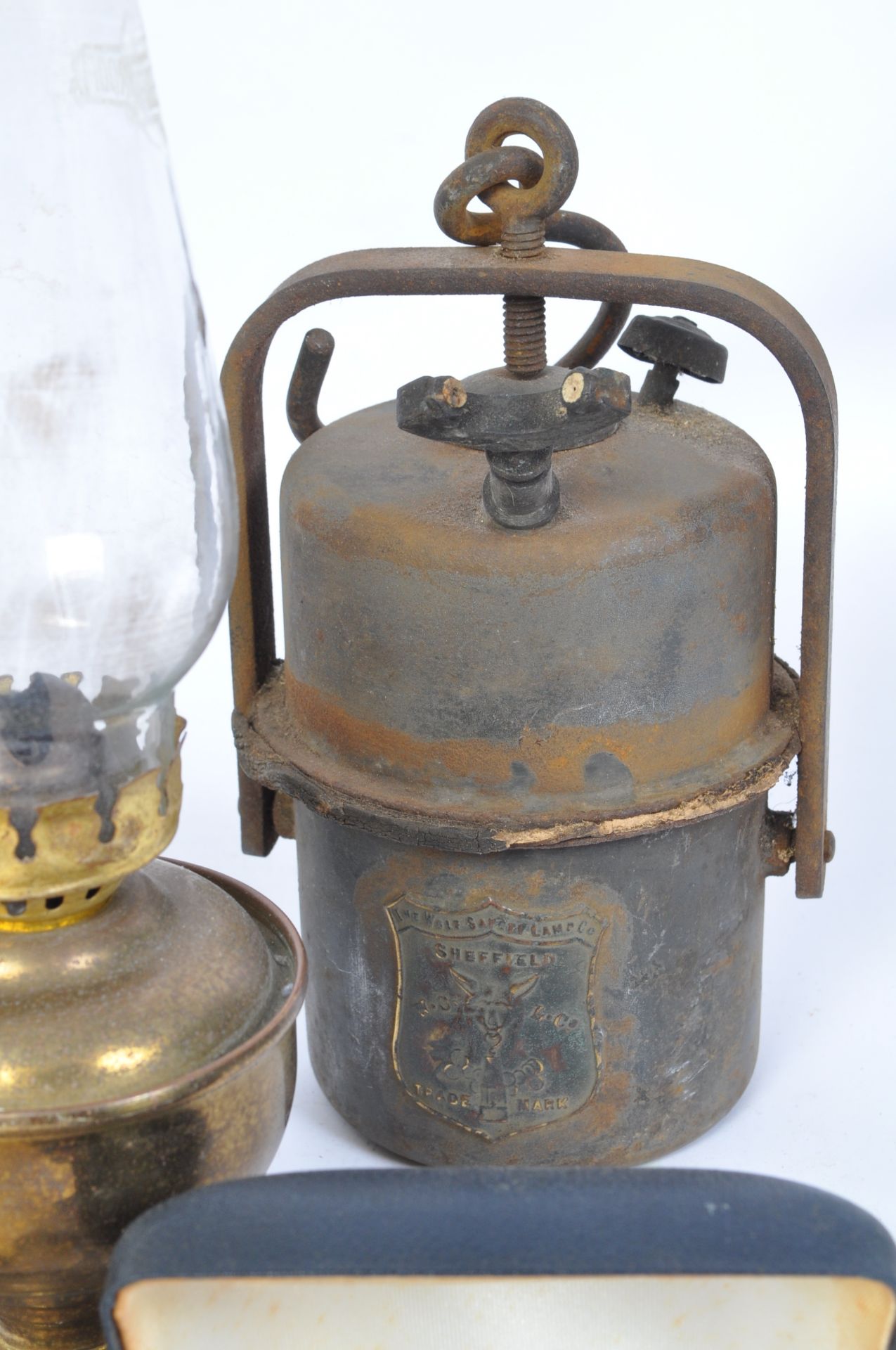COLLECTION OF LAMPS & LIGHTS - WATCH & BINOCULARS - Image 4 of 5