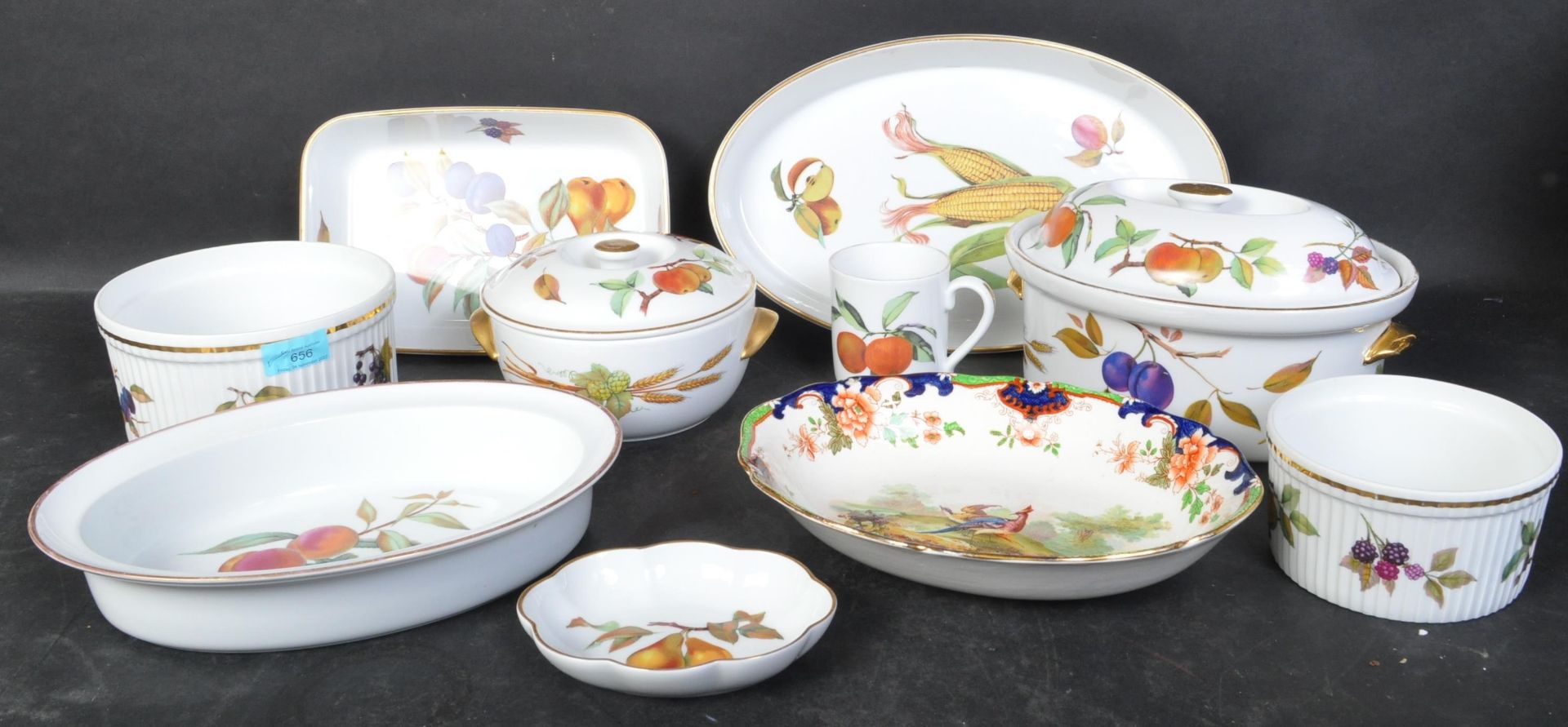 ROYAL WORCESTER EVESHAM PATTERN COOKING SERVICE WARES