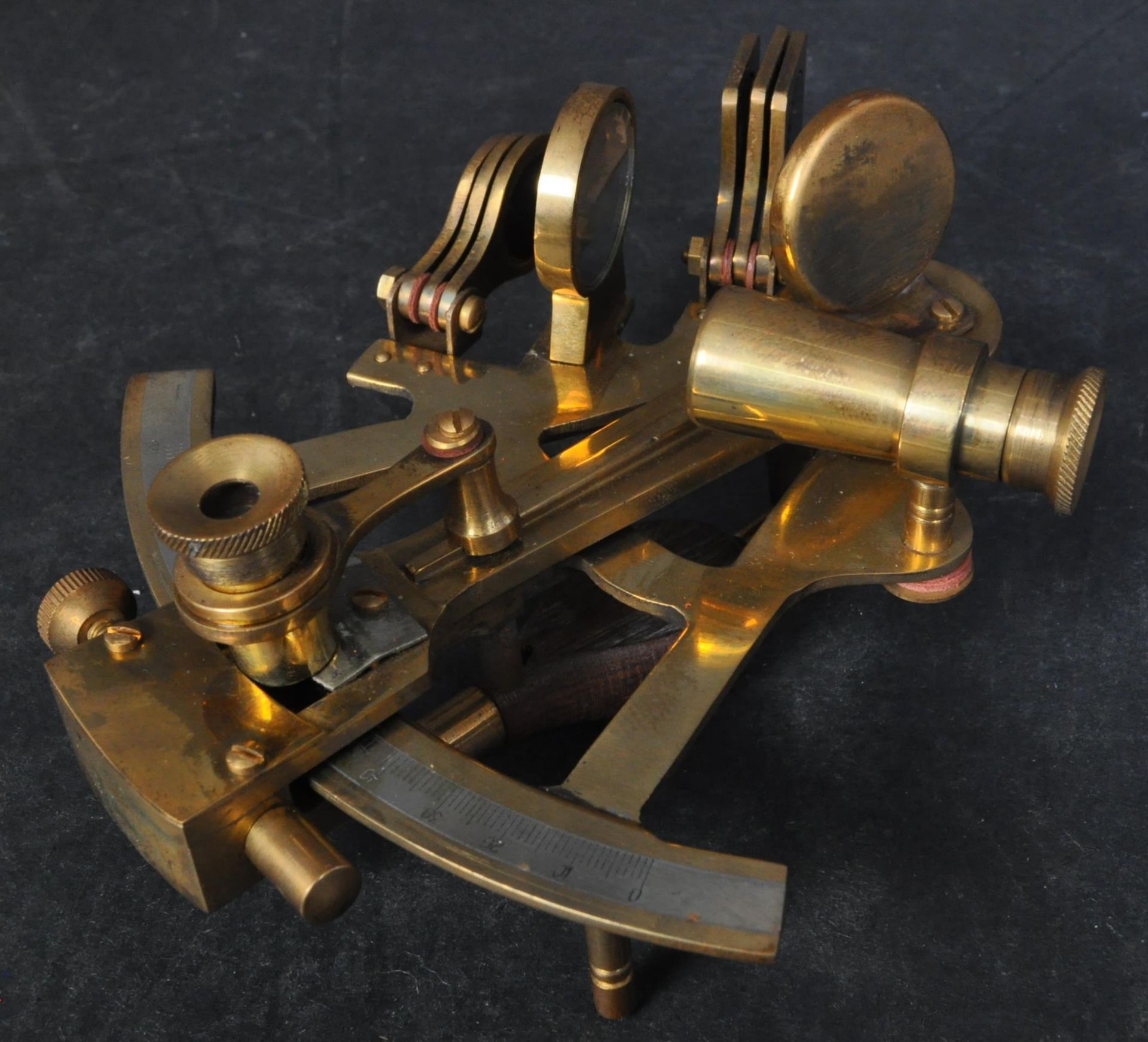 20TH CENTURY MAHOGANY AND BRASS CASED SEXTANT INSTRUMENT - Image 3 of 6