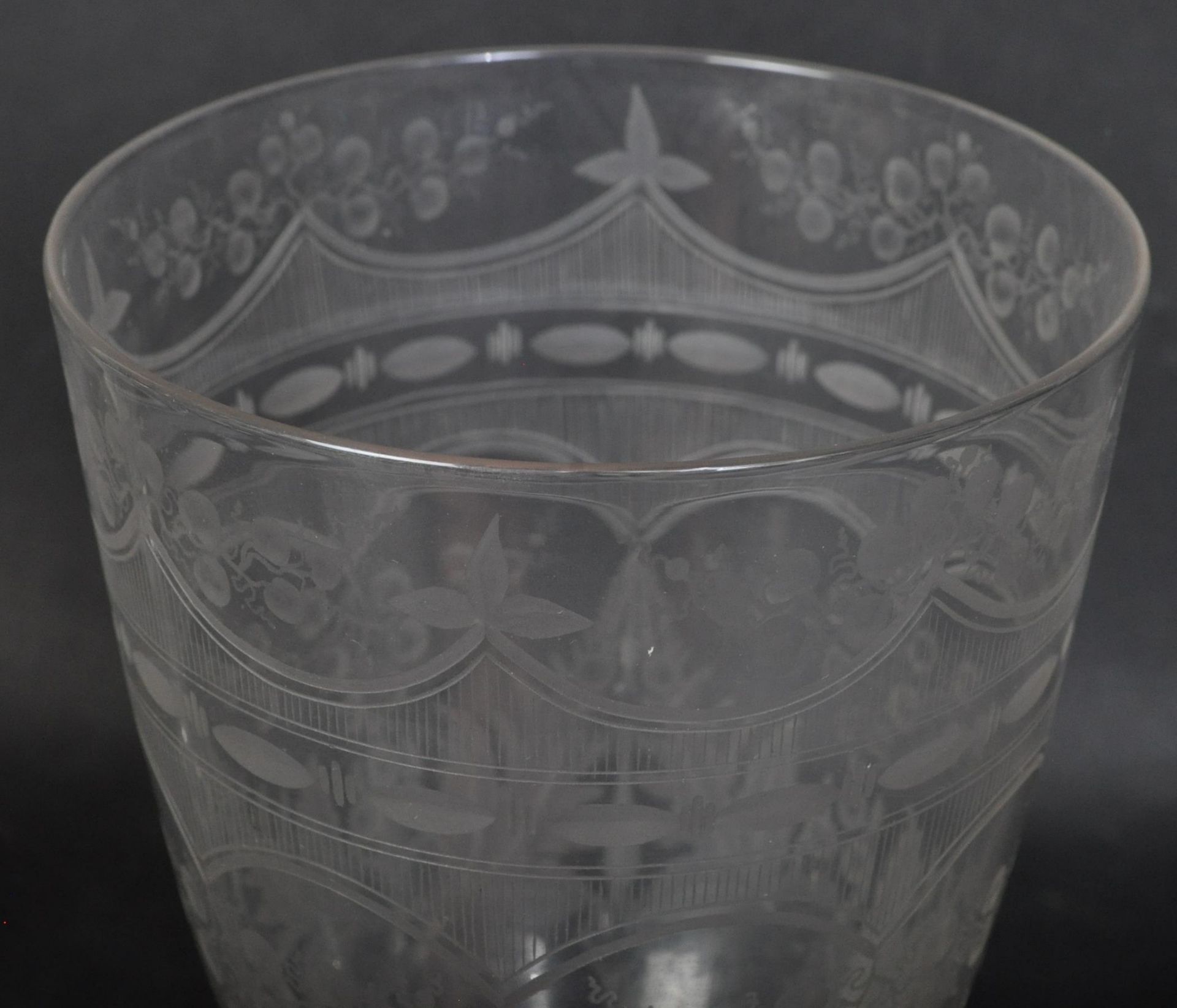 PAIR OF LARGE 19TH CENTURY ACID ETCHED WINE GLASSES - Image 5 of 5