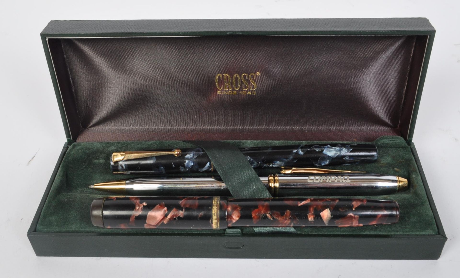 PAIR 1940S FOUNTAIN PENS W GOLD NIBS & BOXED CROSS PEN