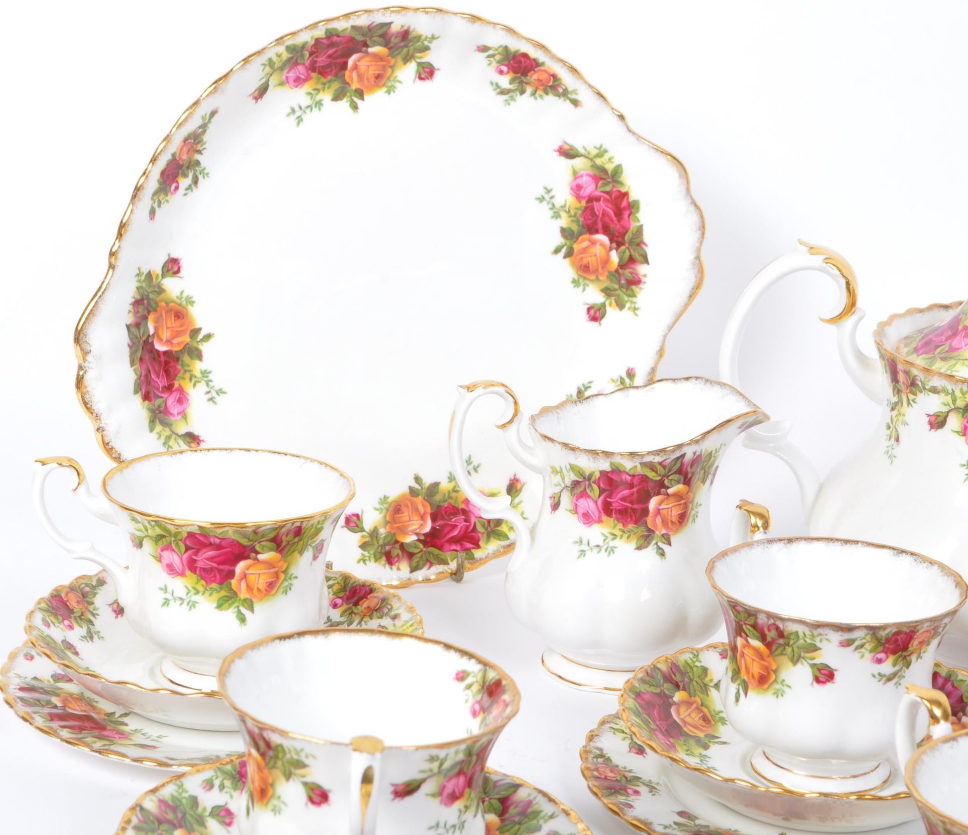 VINTAGE ROYAL ALBERT OLD COUNTRY ROSES TEA SERVICE - Image 2 of 6